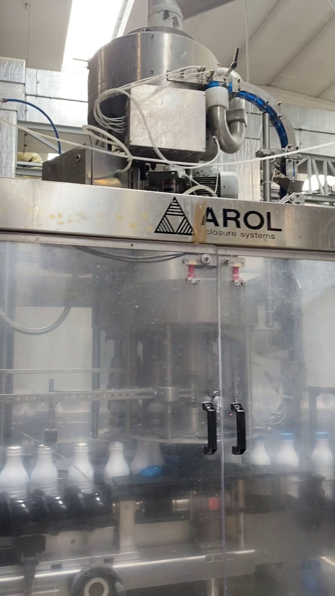 TP115 Tappatrice AROL usata 12 teste 24000 bph in vendita - foto 2