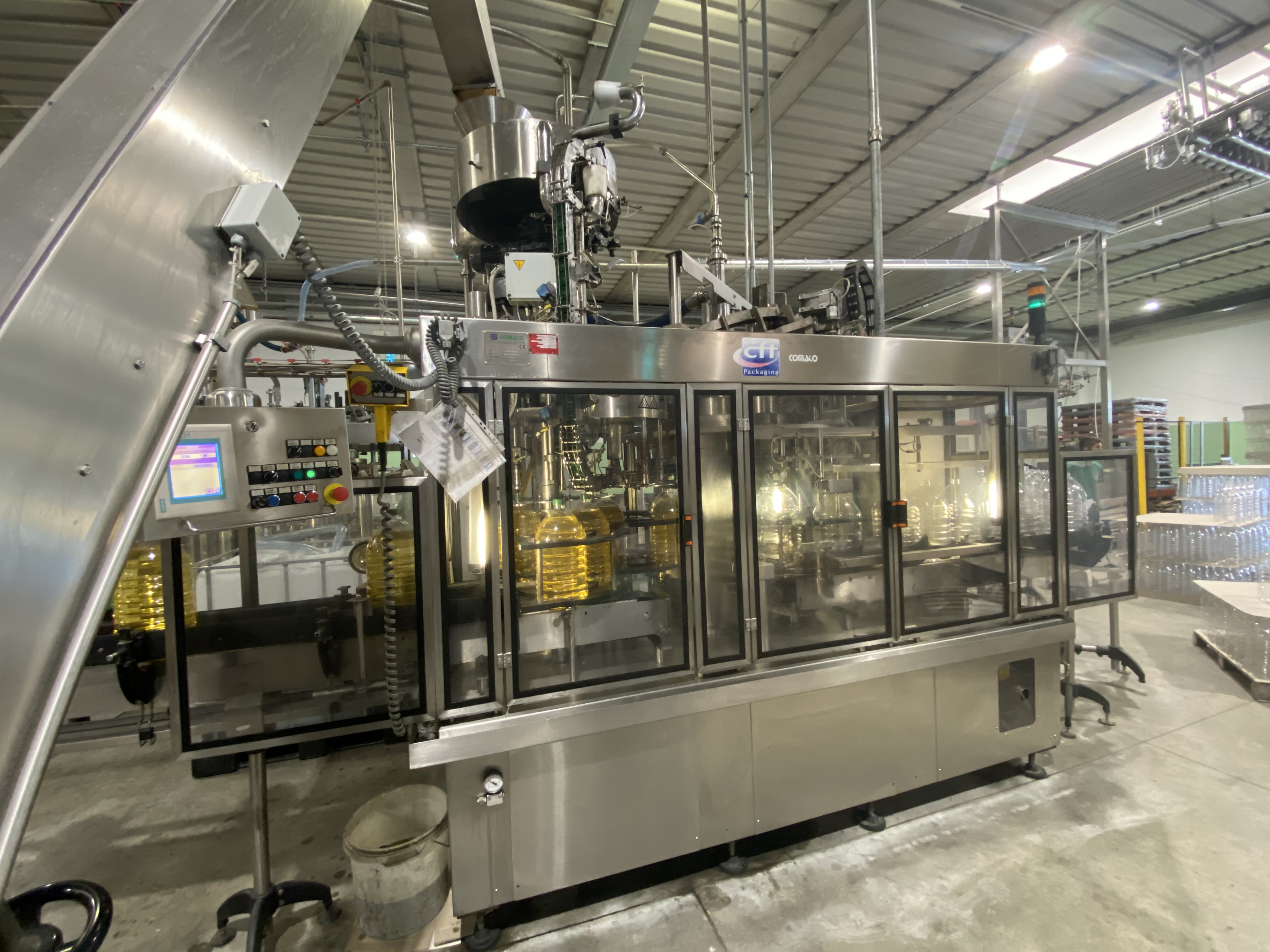 M301 Monoblocco di Riempimento Olio CFT Usato 6000 bph  in vendita - foto 2