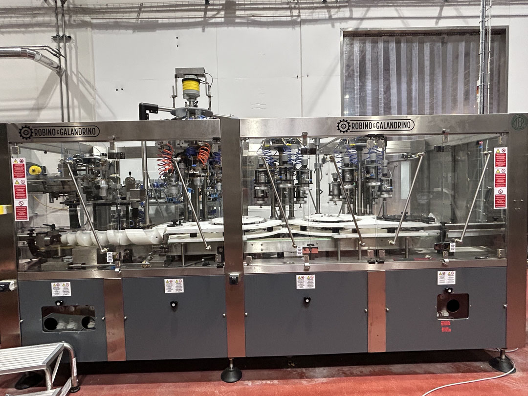 LC553 Linea di imbott. usata spumante e vino fermo 4000 in vendita - foto 3