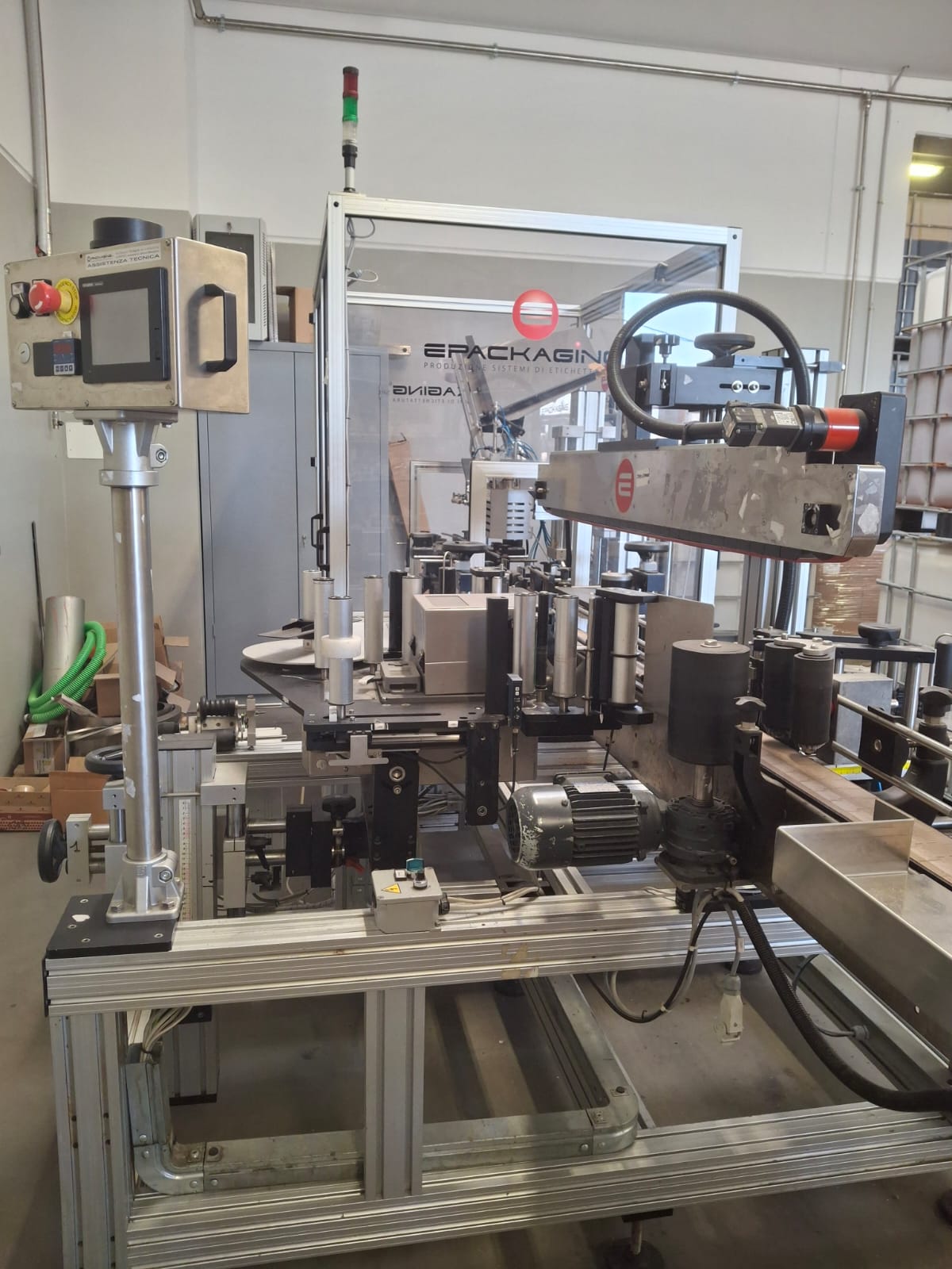 ET227 Etichettatrice con capsulatore usata – 2000 bph  in vendita - foto 1