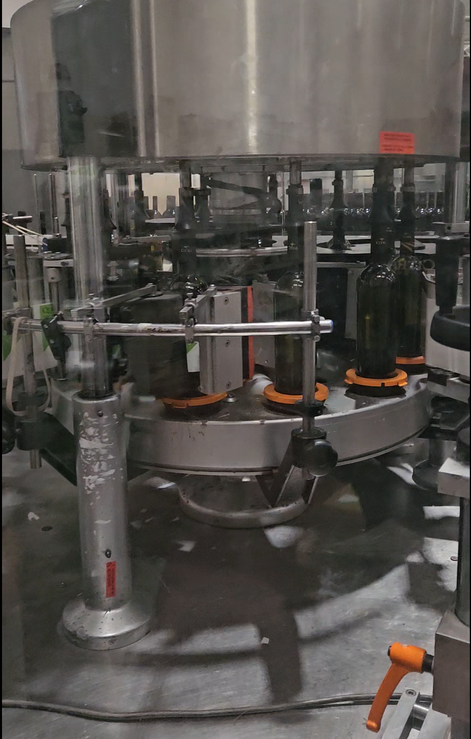 LC597 Linea completa usata per vino fermo - 8000 BPH in vendita - foto 7