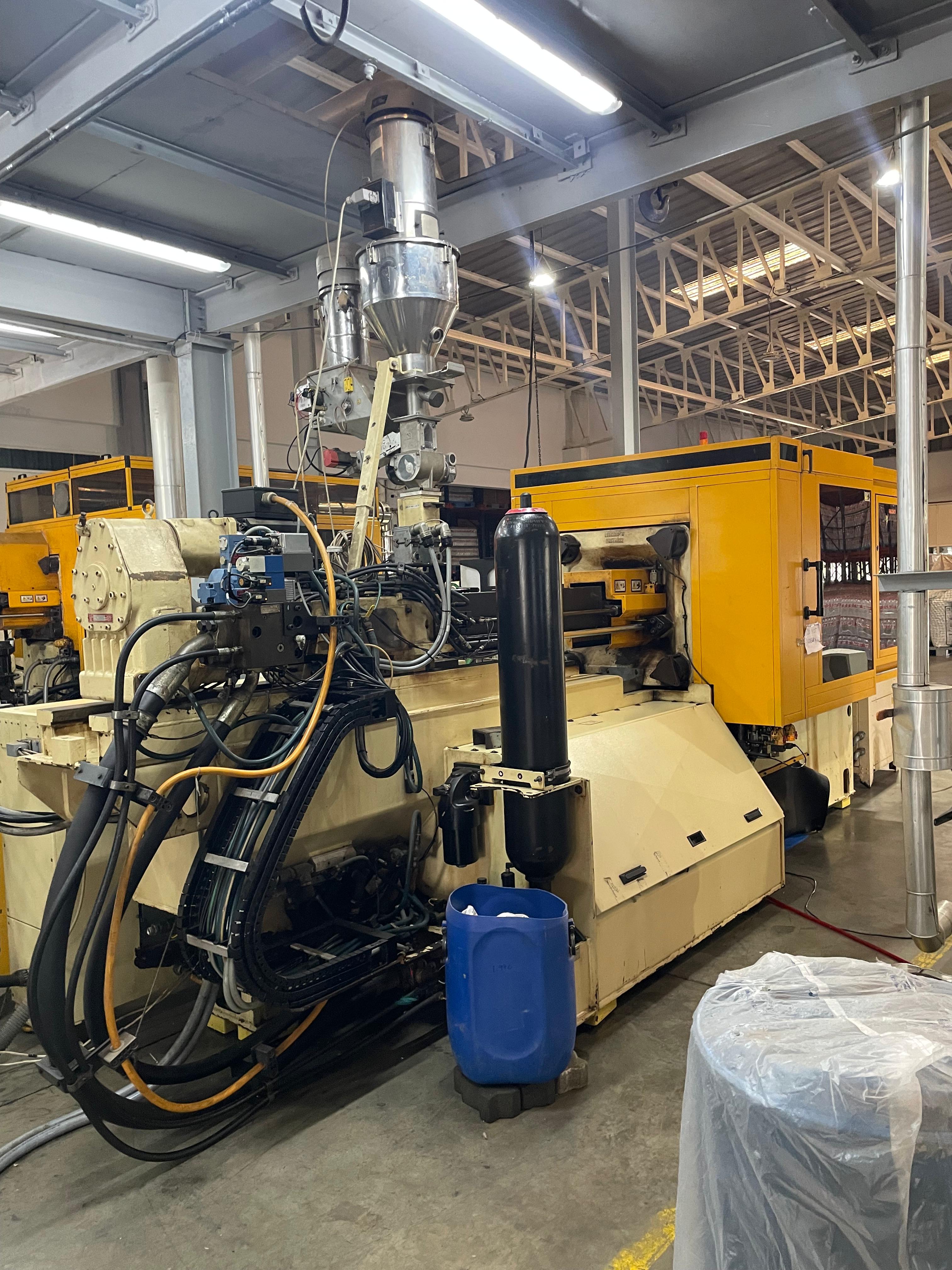 PR22 Macchina per stampaggio a iniezione usata HASKY in vendita - foto 3