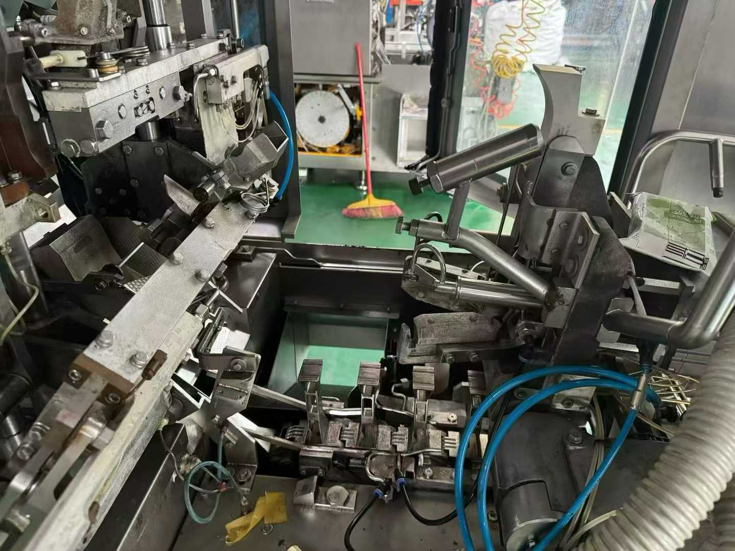 LC589 Linea imbott. usata 330 ml Prisma Tetra Pak  in vendita - foto 3