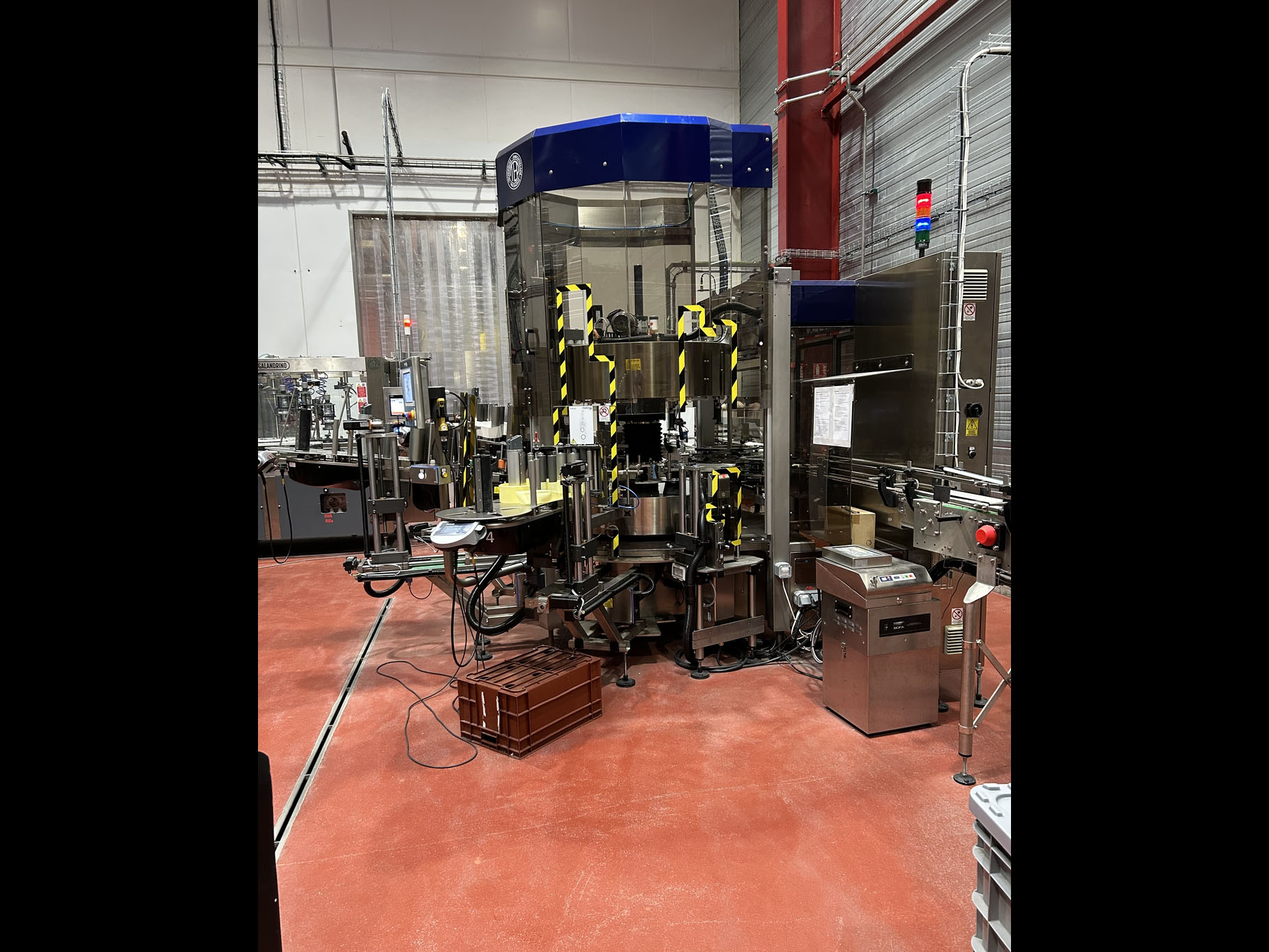 LC553 Linea di imbott. usata spumante e vino fermo 4000 in vendita - foto 9