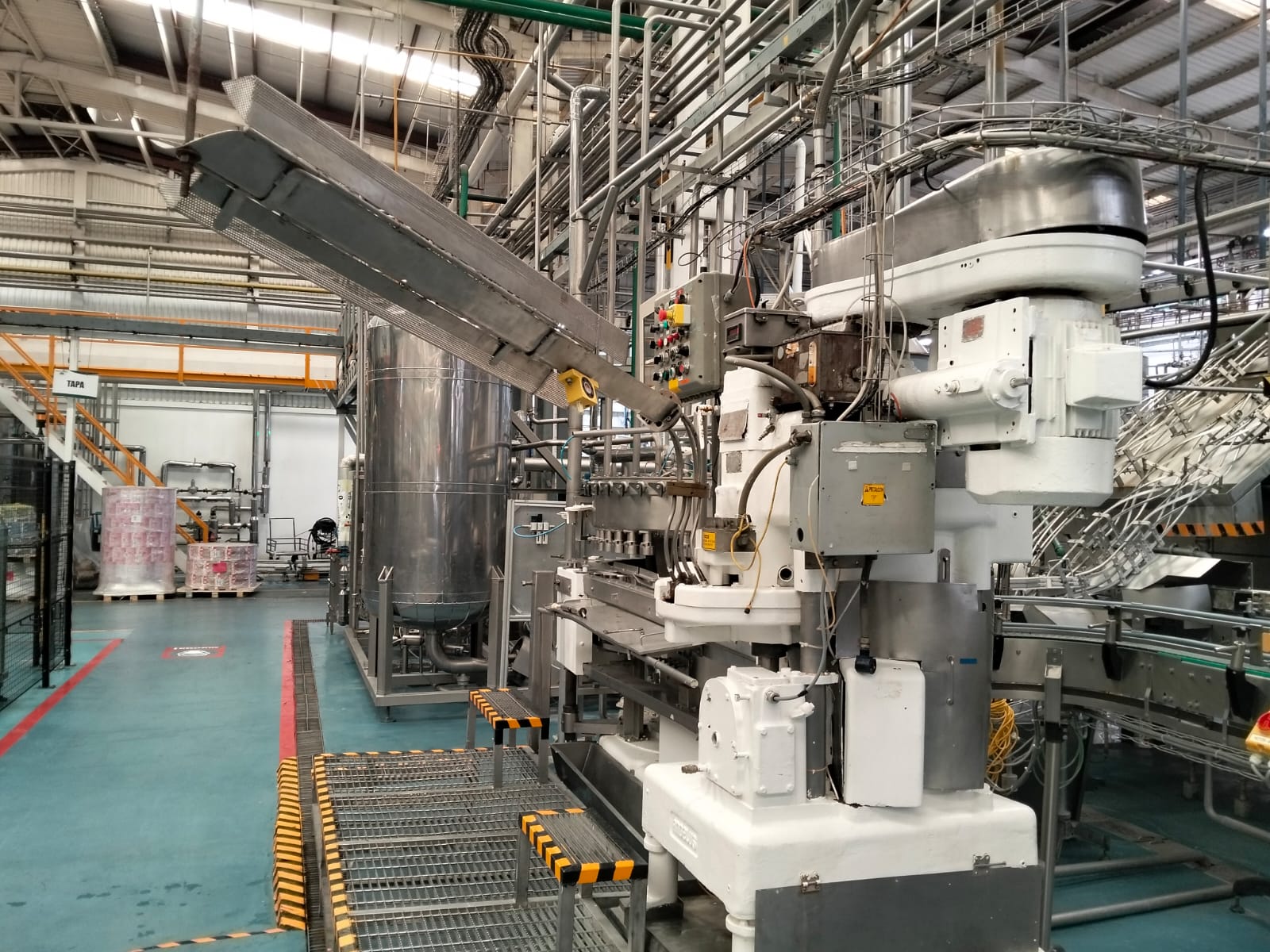 M338 Monoblocco riempimento lattine usato Crown Bevcorp in vendita - foto 7