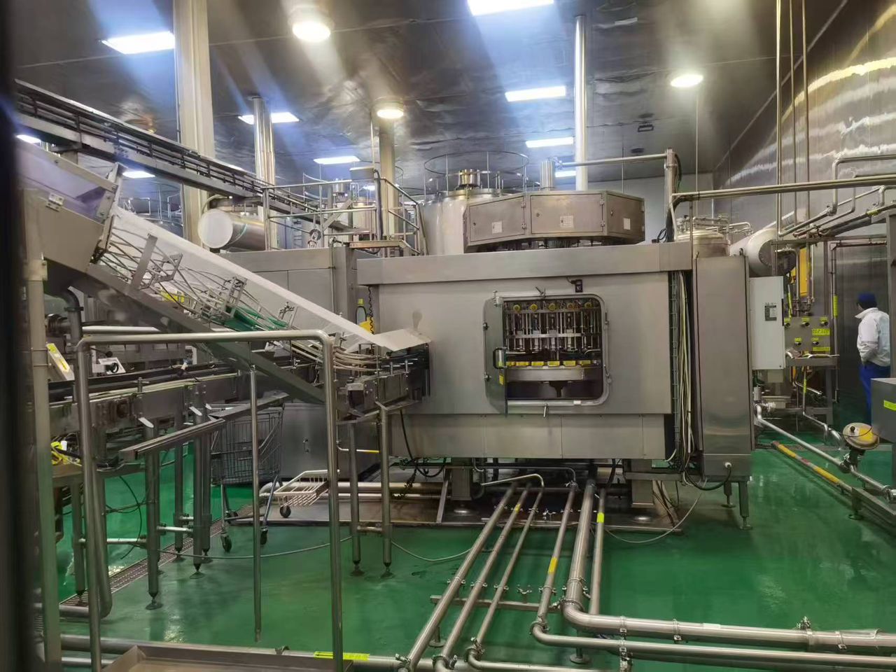 LC592 Linea riempimento lattine per CSD usata 2018  in vendita - foto 6