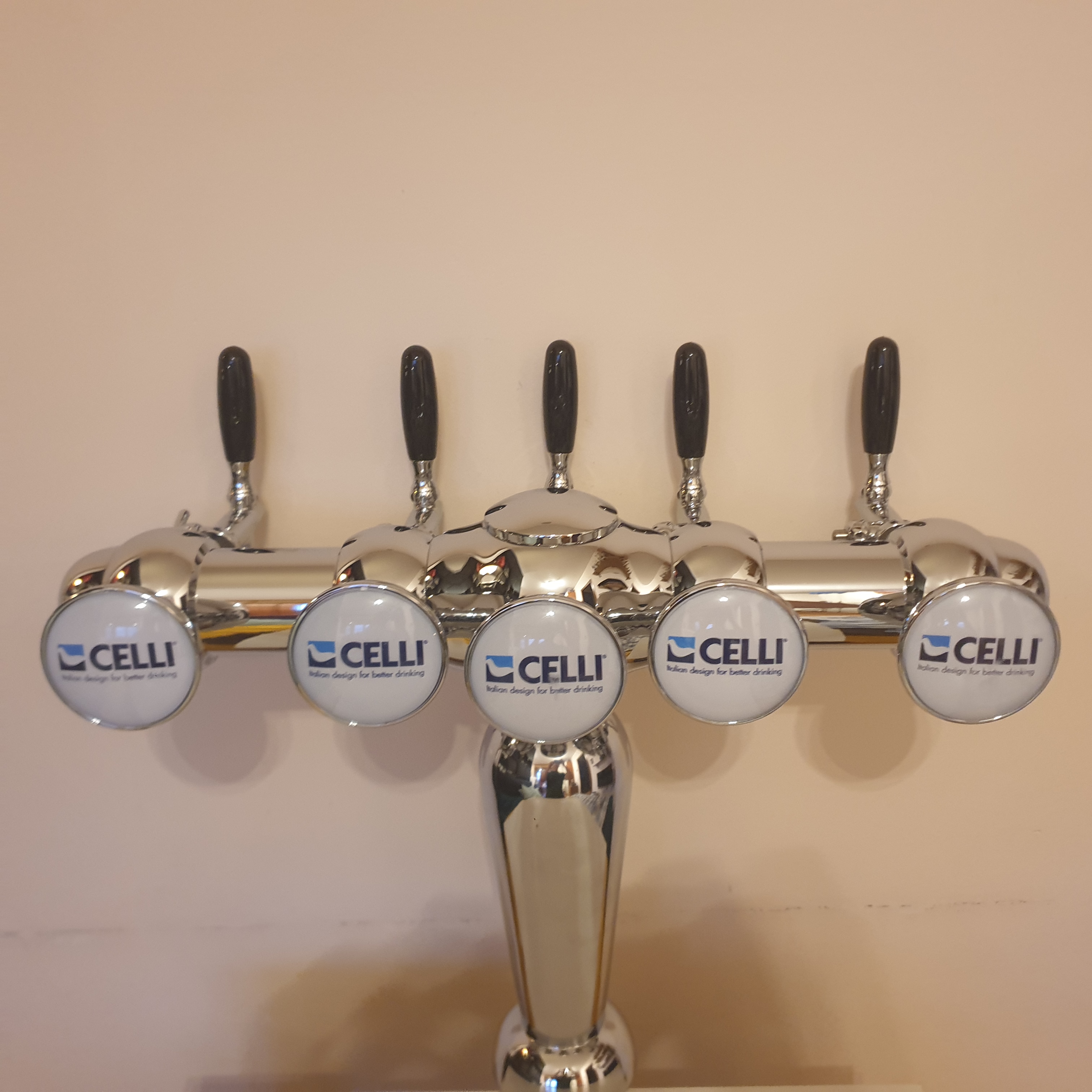 Colonna spillatrice Celli per birra 5 vie con rubinetti in vendita - foto 4