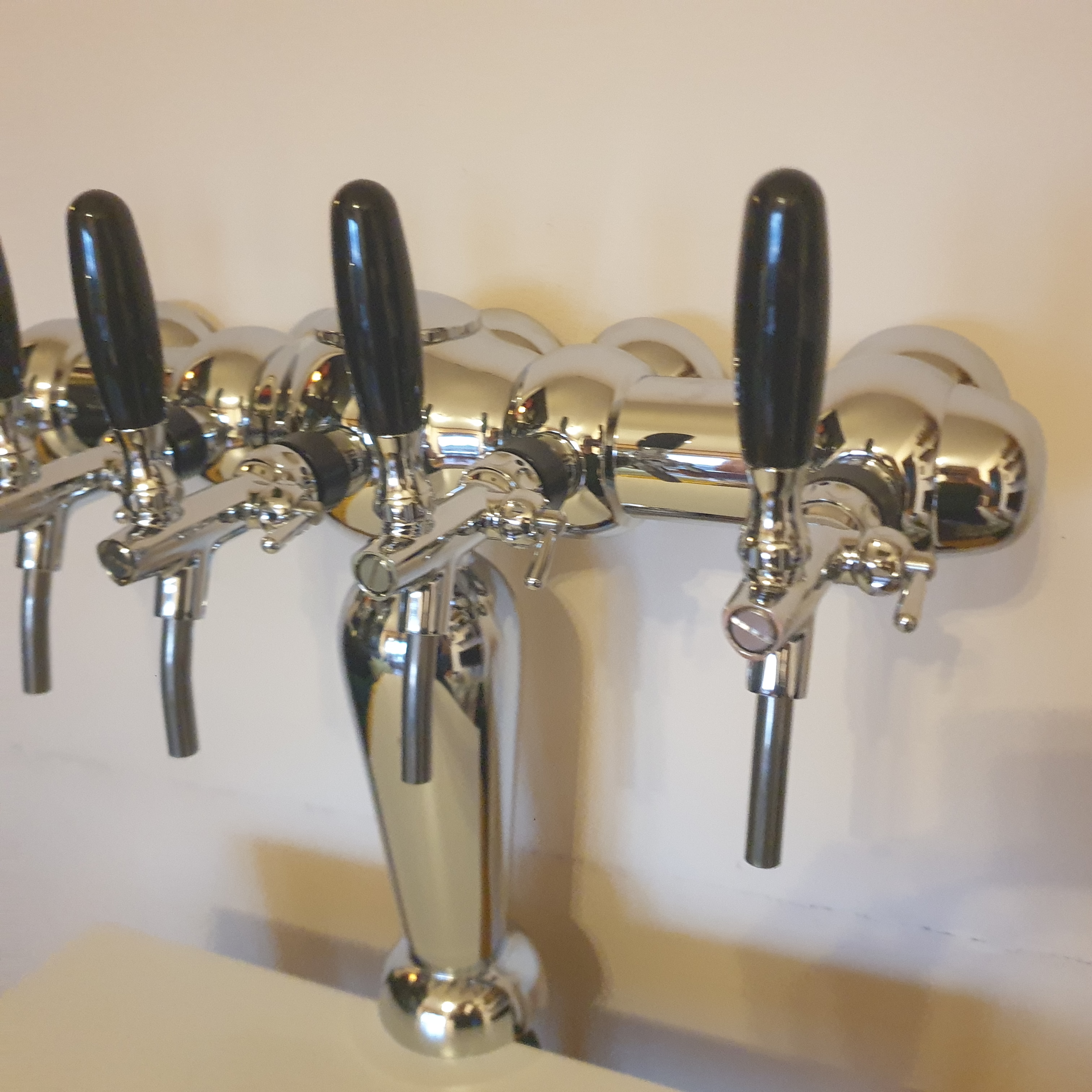 Colonna spillatrice Celli per birra 5 vie con rubinetti in vendita - foto 8