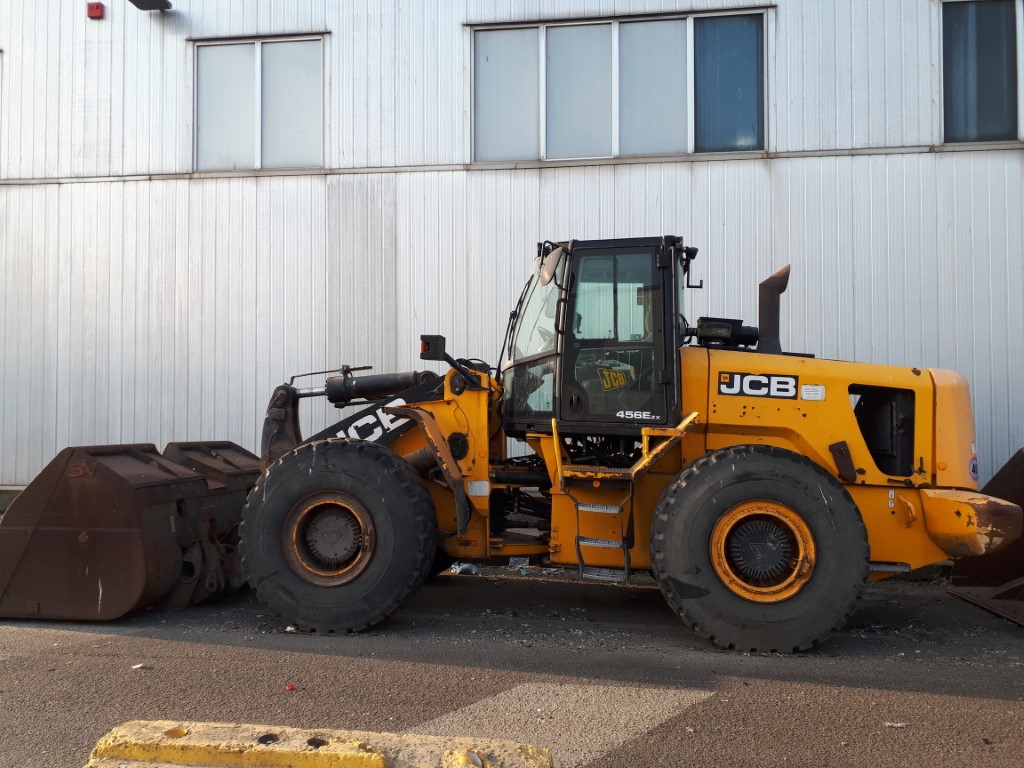 Pala gommata JCB 456, anno 2010, 16.000 ore  in vendita - foto 8