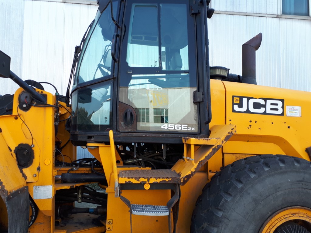 Pala gommata JCB 456, anno 2010, 16.000 ore  in vendita - foto 10