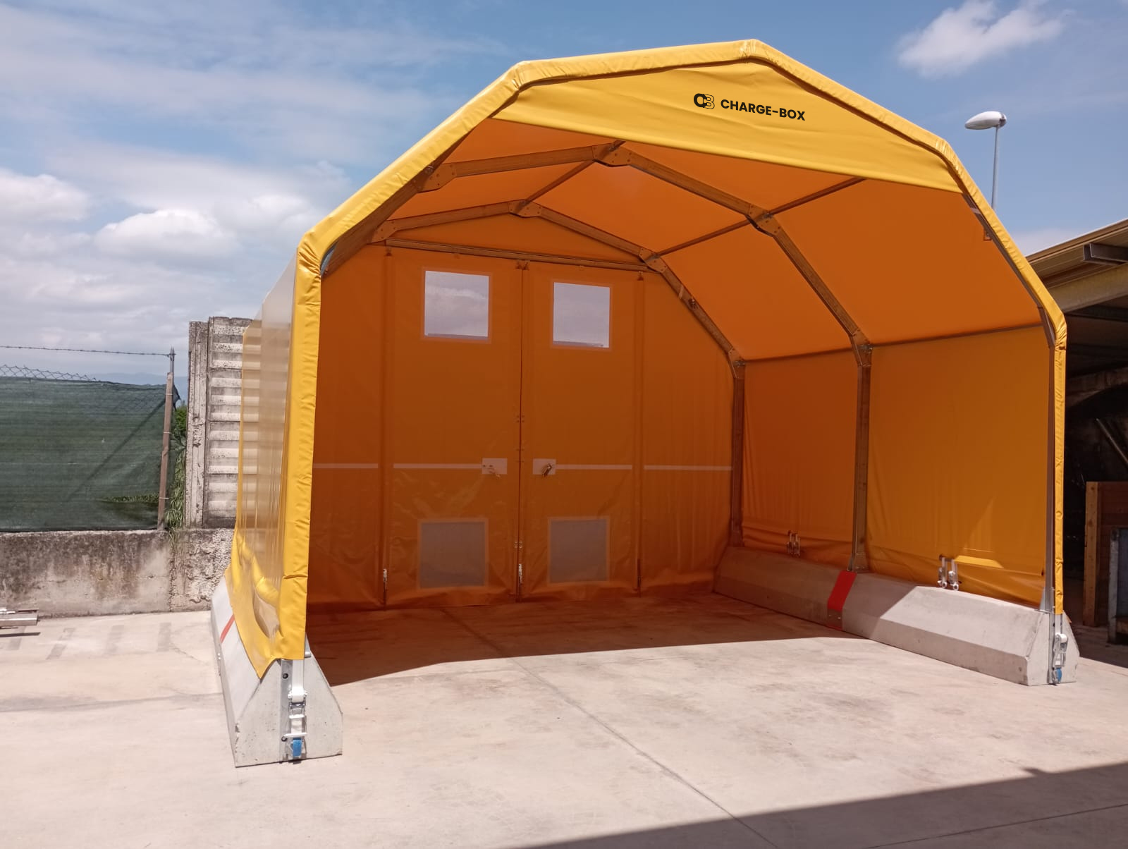 Copertura per la ricarica dei carrelli elevatori in vendita - foto 3
