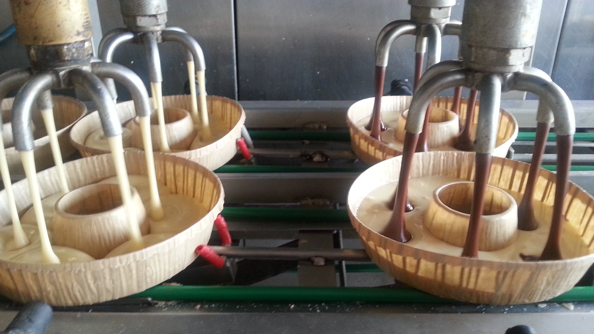Colatrice automatica per impasto bi-colore in vendita - foto 3