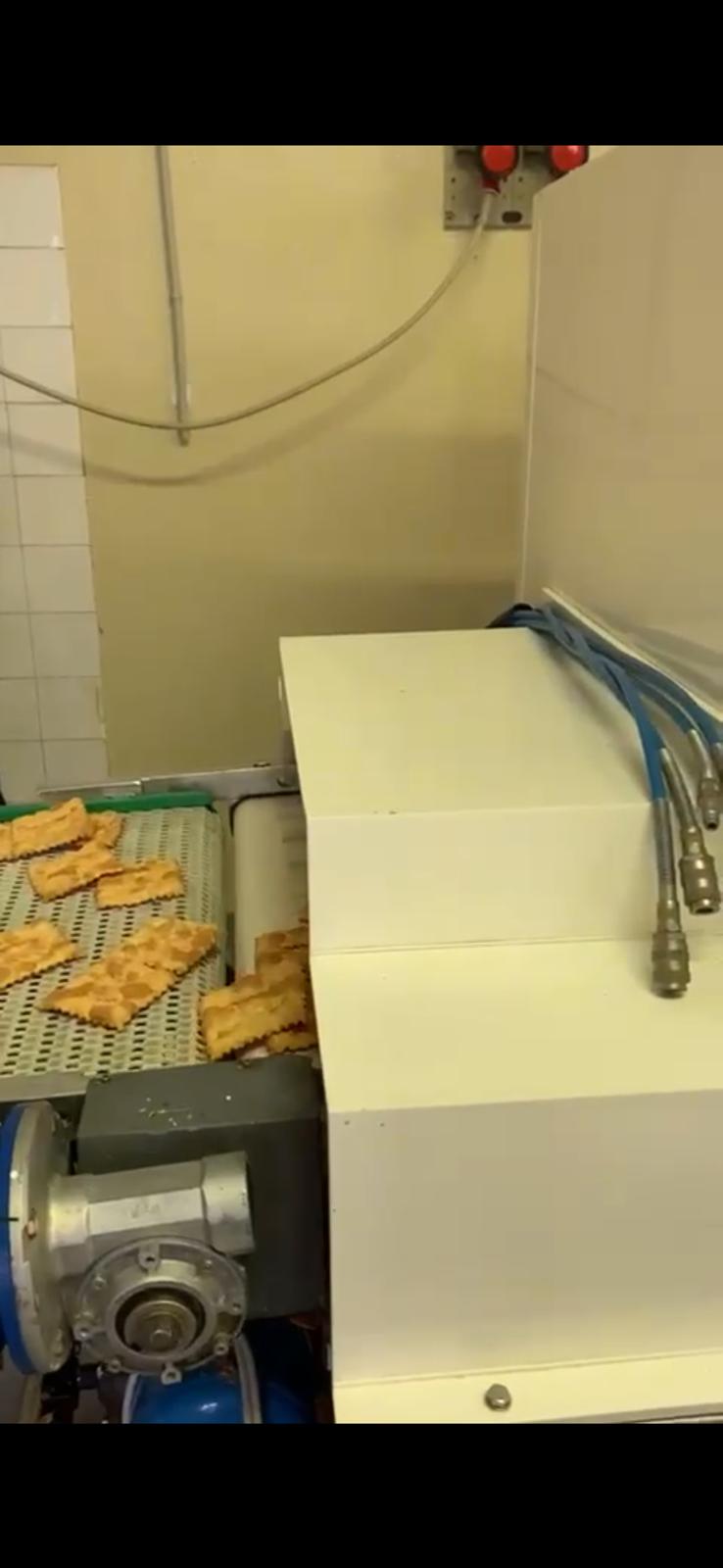 Linea per produzione chiacchiere (bugie) di Carnevale in vendita - foto 7