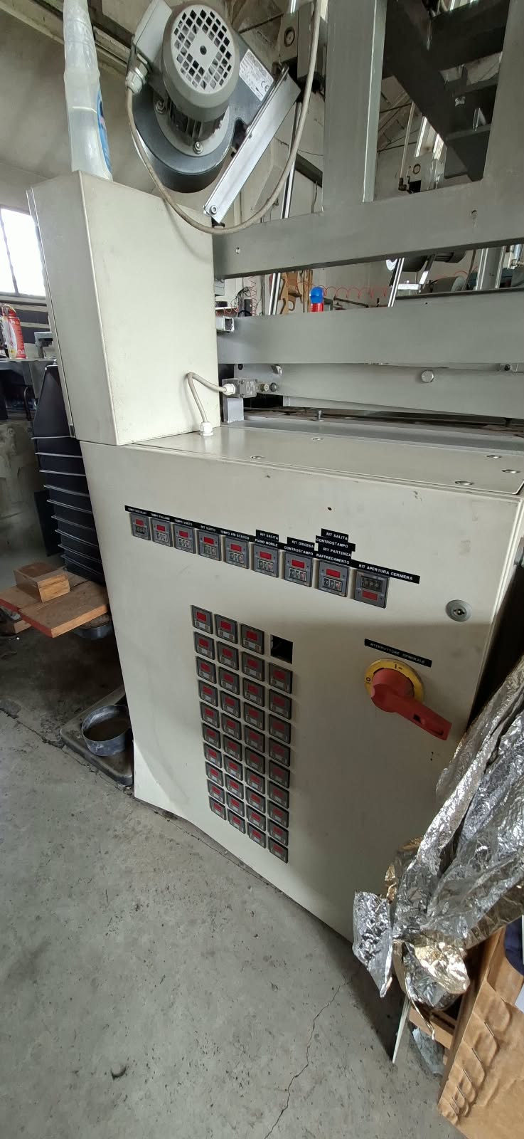 Termoformatrice per lastra 1000 x 700 x 300 in vendita - foto 8