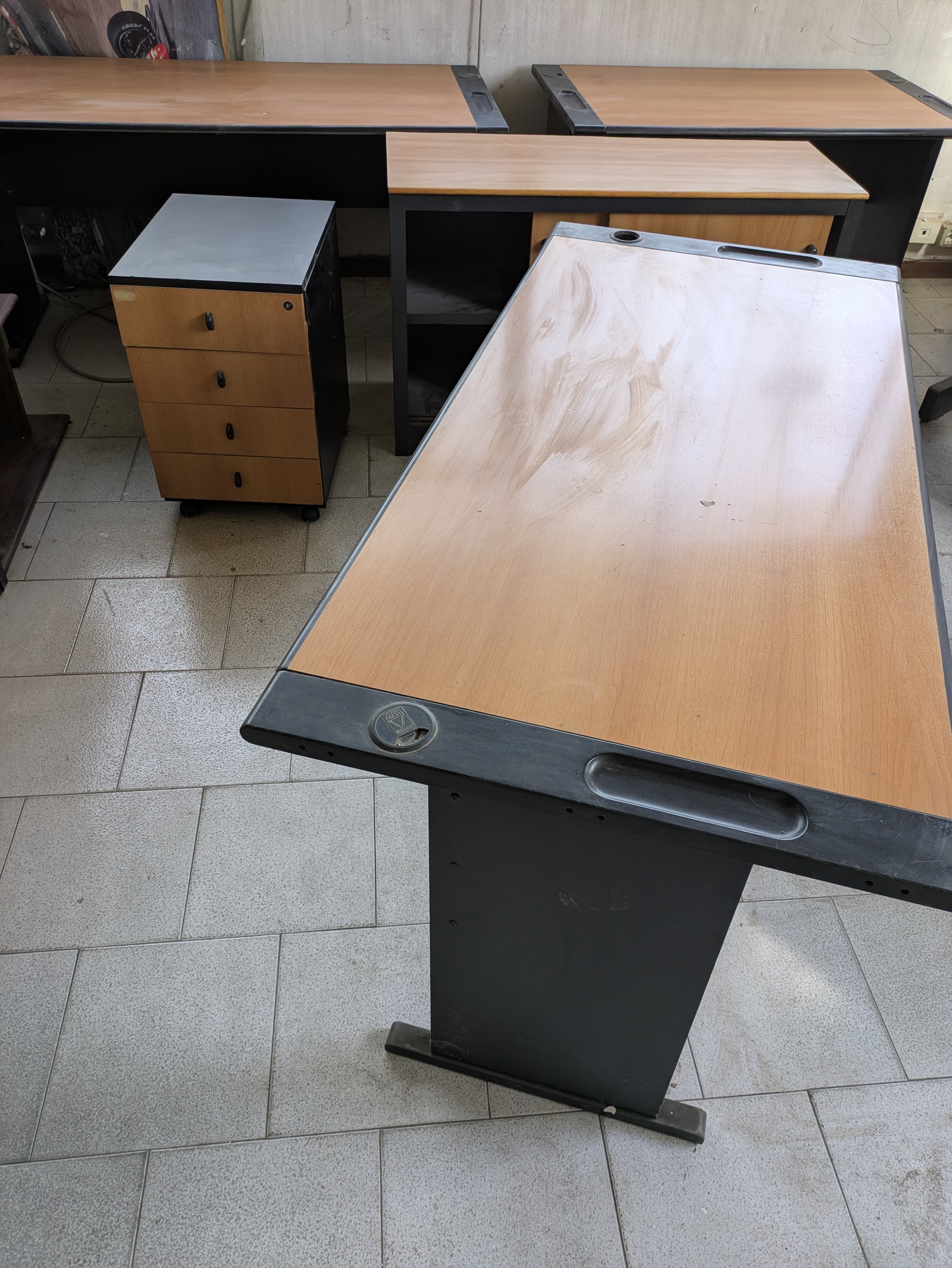 Mobili da ufficio in ferro/ legno - 2/3 uffici in vendita - foto 4