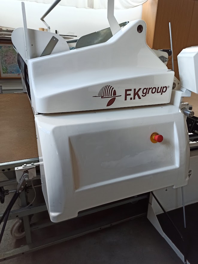  Stenditore automatico 490 PLC PU 200-DX del 2009 in vendita - foto 3