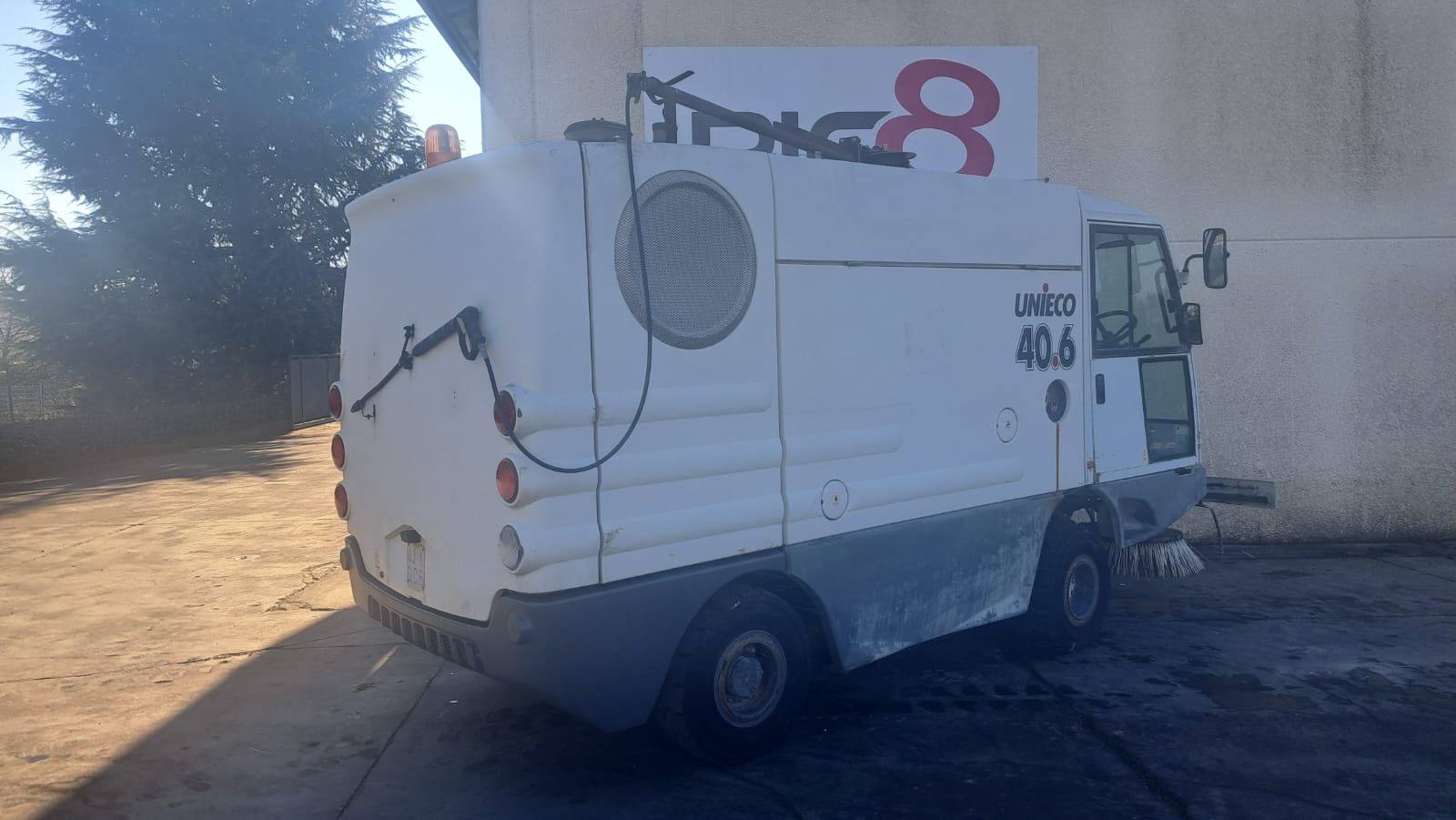 Spazzatrice stradale Unieco 40.6T in vendita - foto 14