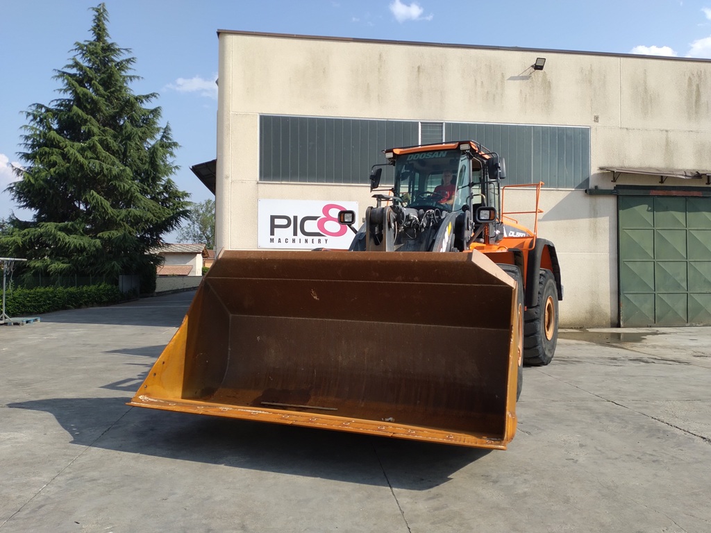 Pala gommata Doosan DL550-5 in vendita - foto 4