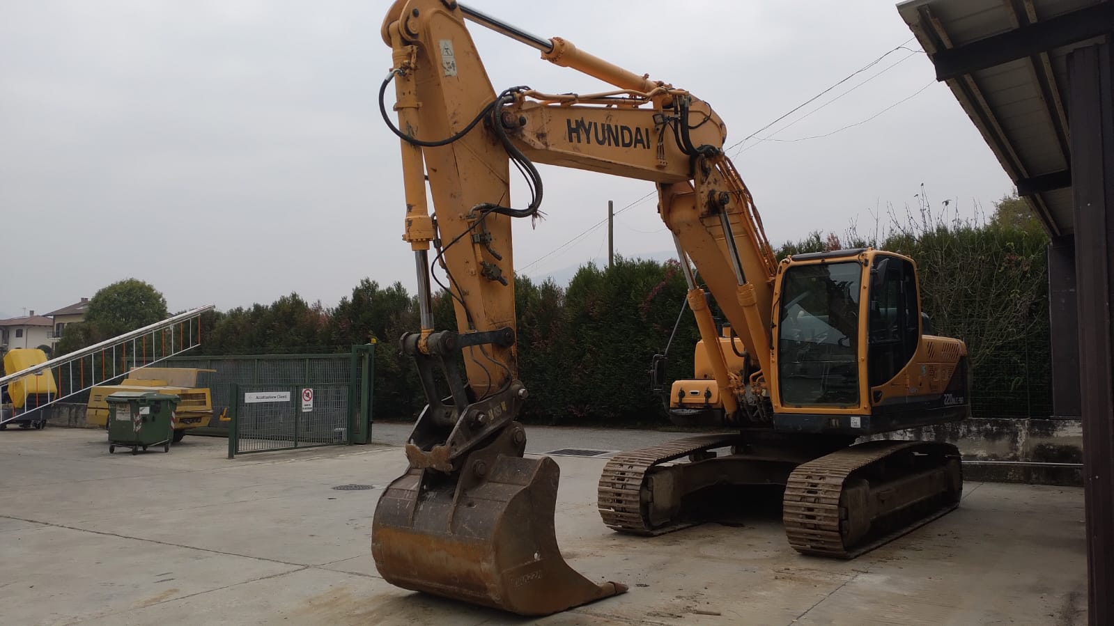 Escavatore cingolato Hyundai - Robex 220NLC-9A in vendita - foto 15