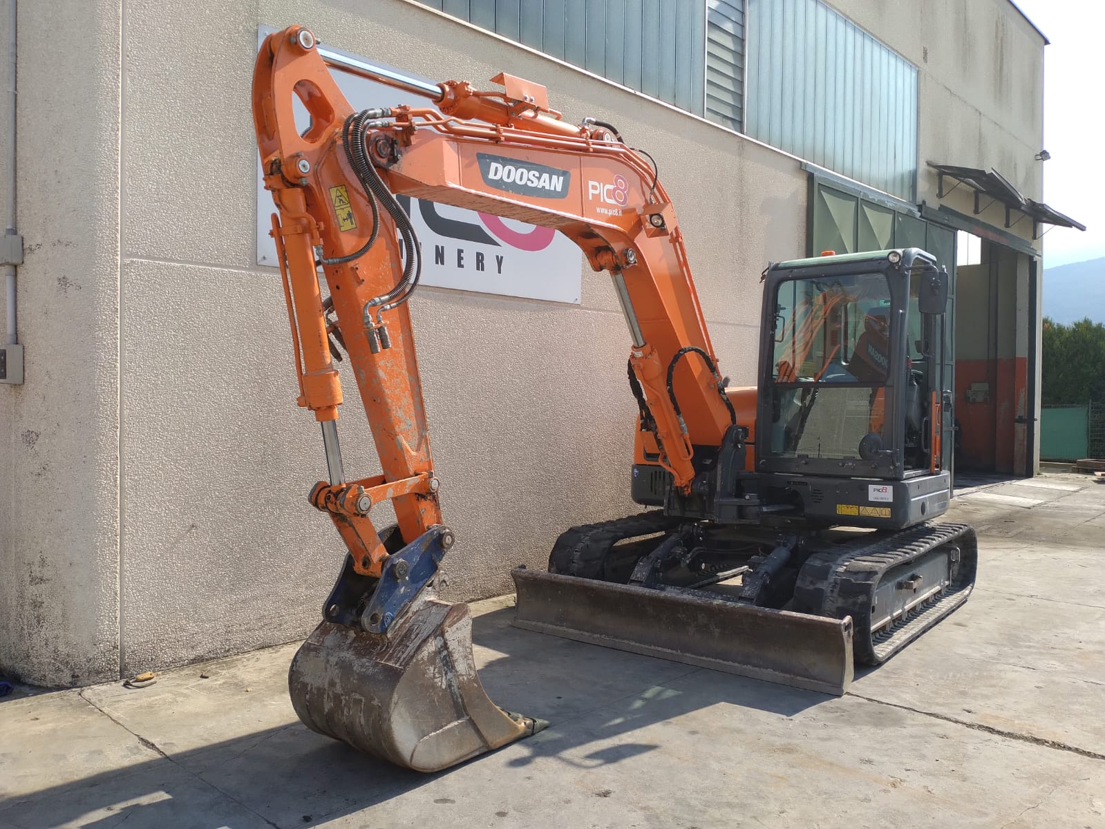 Escavatore cingolato Doosan DX85R-3 in vendita - foto 10