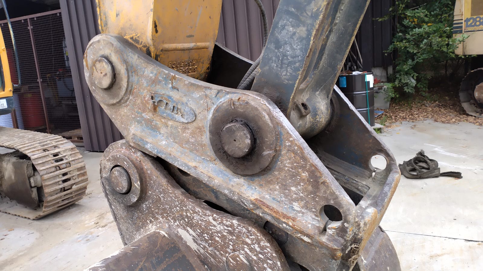 Escavatore cingolato Hyundai - Robex 220NLC-9A in vendita - foto 4