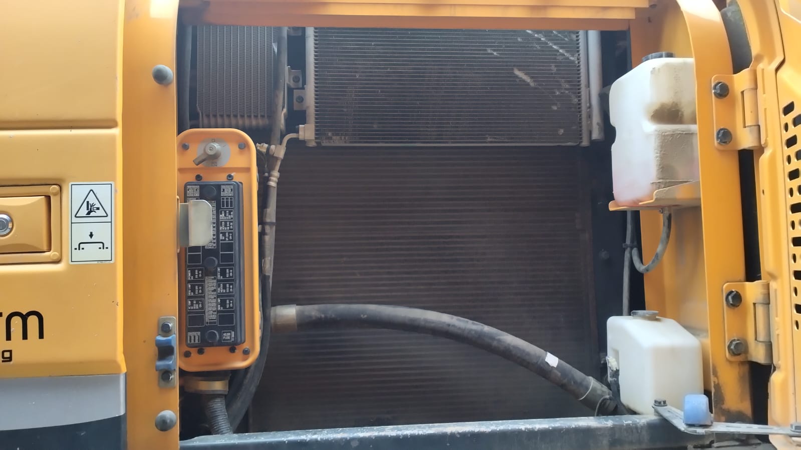 Escavatore cingolato Hyundai - Robex 220NLC-9A in vendita - foto 2