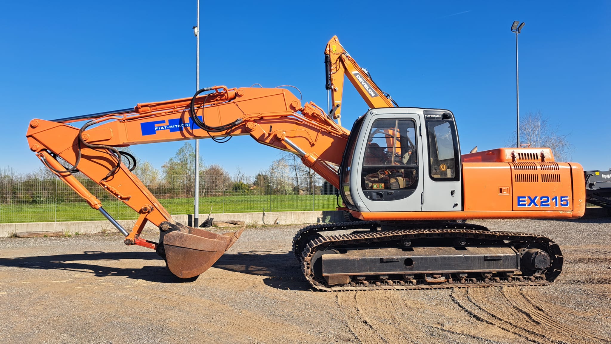 Escavatore cingolato Fiat Hitachi EX215 in vendita - foto 7