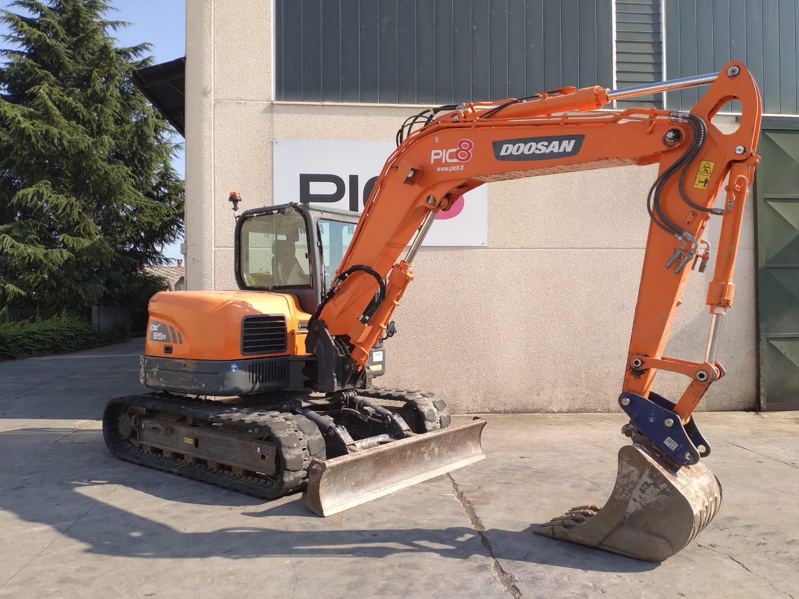 Escavatore cingolato Doosan DX85R-3 in vendita - foto 10