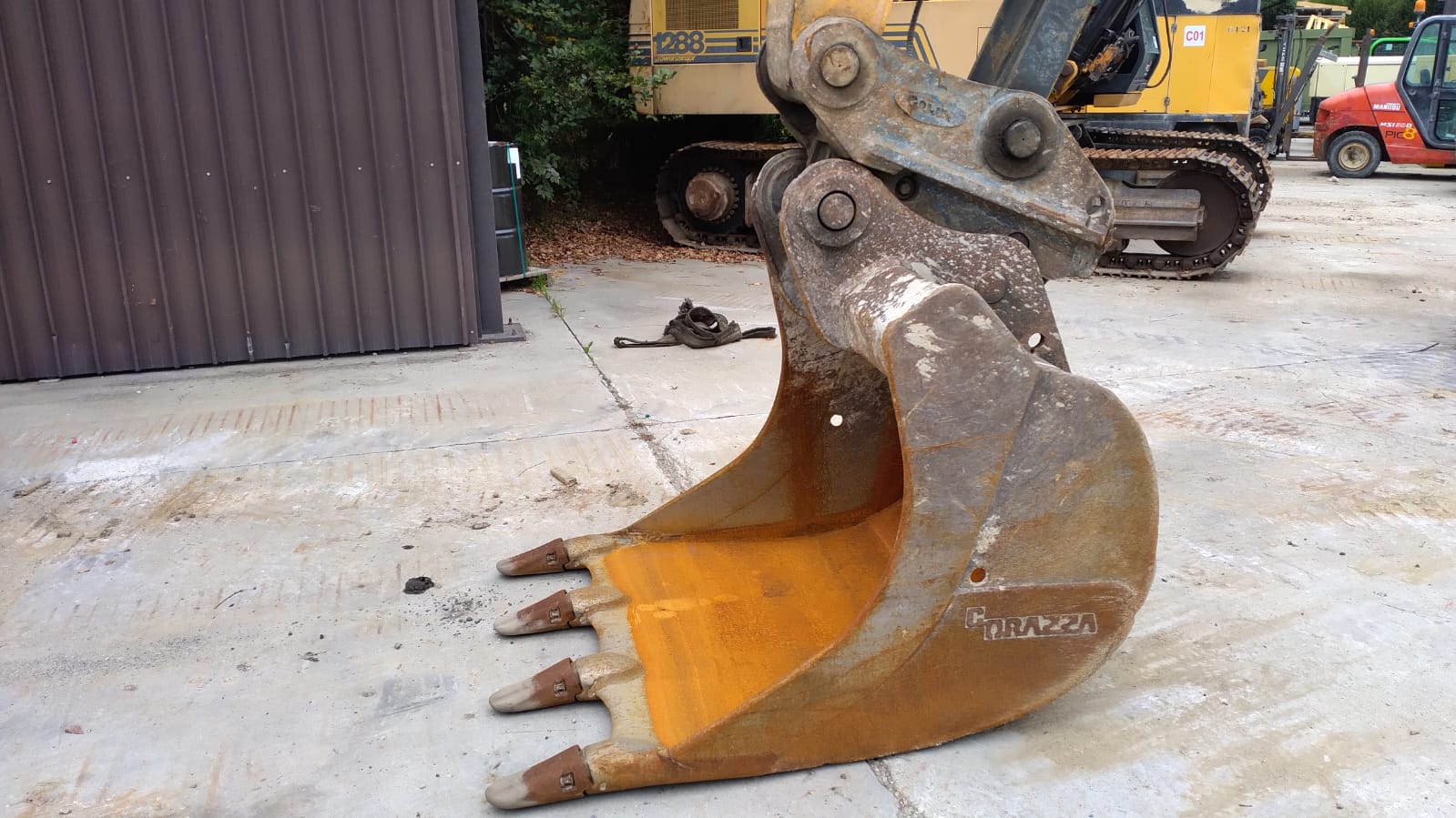 Escavatore cingolato Hyundai - Robex 220NLC-9A in vendita - foto 5