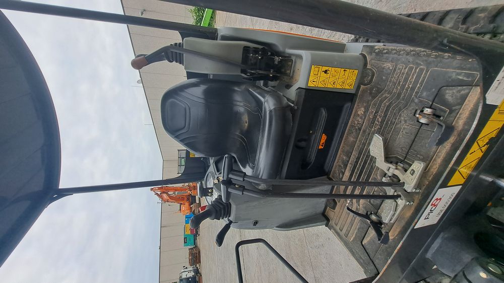 Miniescavatore cingolato Doosan DX17Z in vendita - foto 2