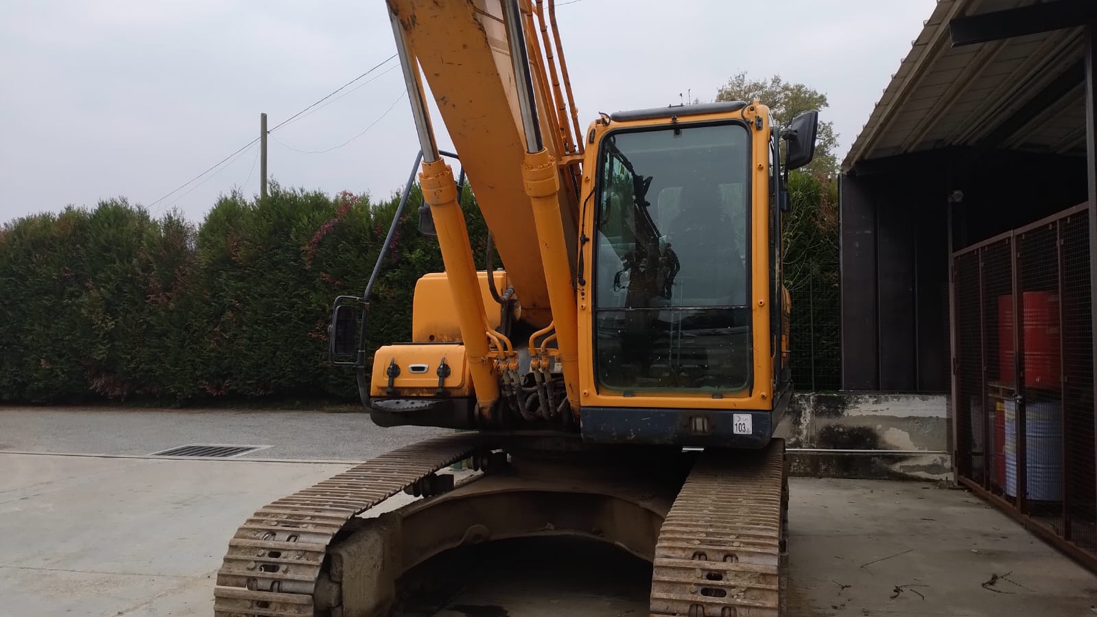 Escavatore cingolato Hyundai - Robex 220NLC-9A in vendita - foto 4
