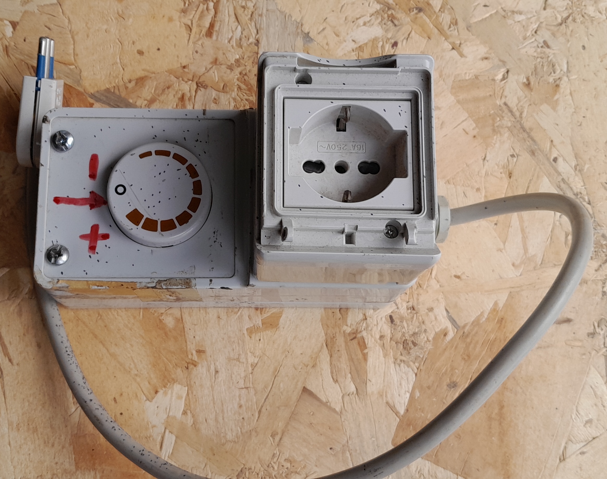 Giuntatrice Kuper a filo a caldo pre-collato Manuale in vendita - foto 2