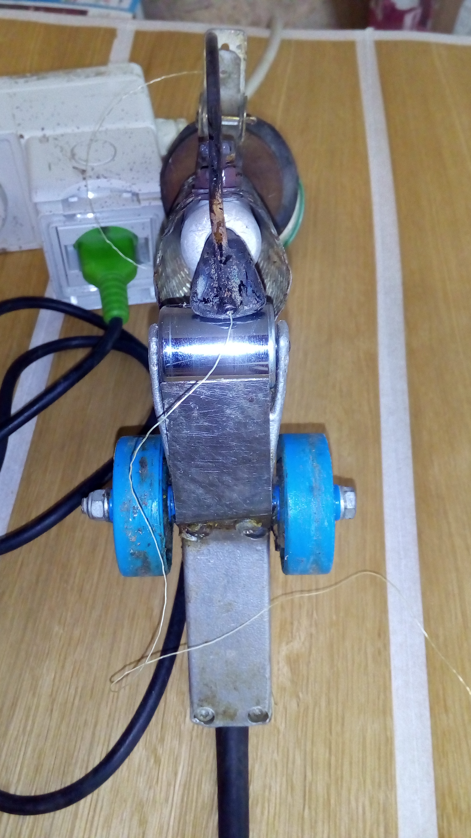 Giuntatrice Kuper a filo a caldo pre-collato Manuale in vendita - foto 8