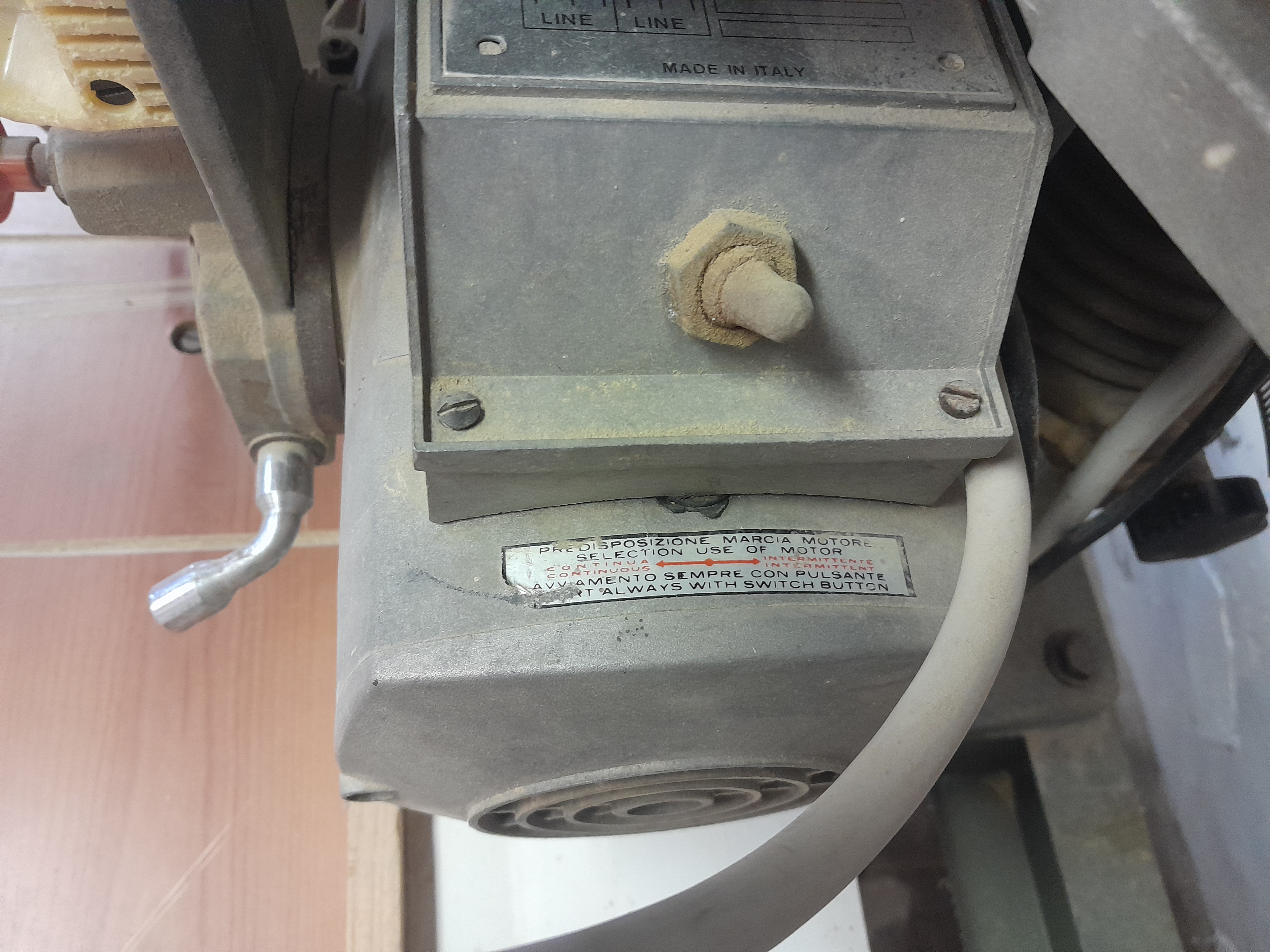 Sega radiale DEWALT mod. 1600 S legno e altri materiali in vendita - foto 12
