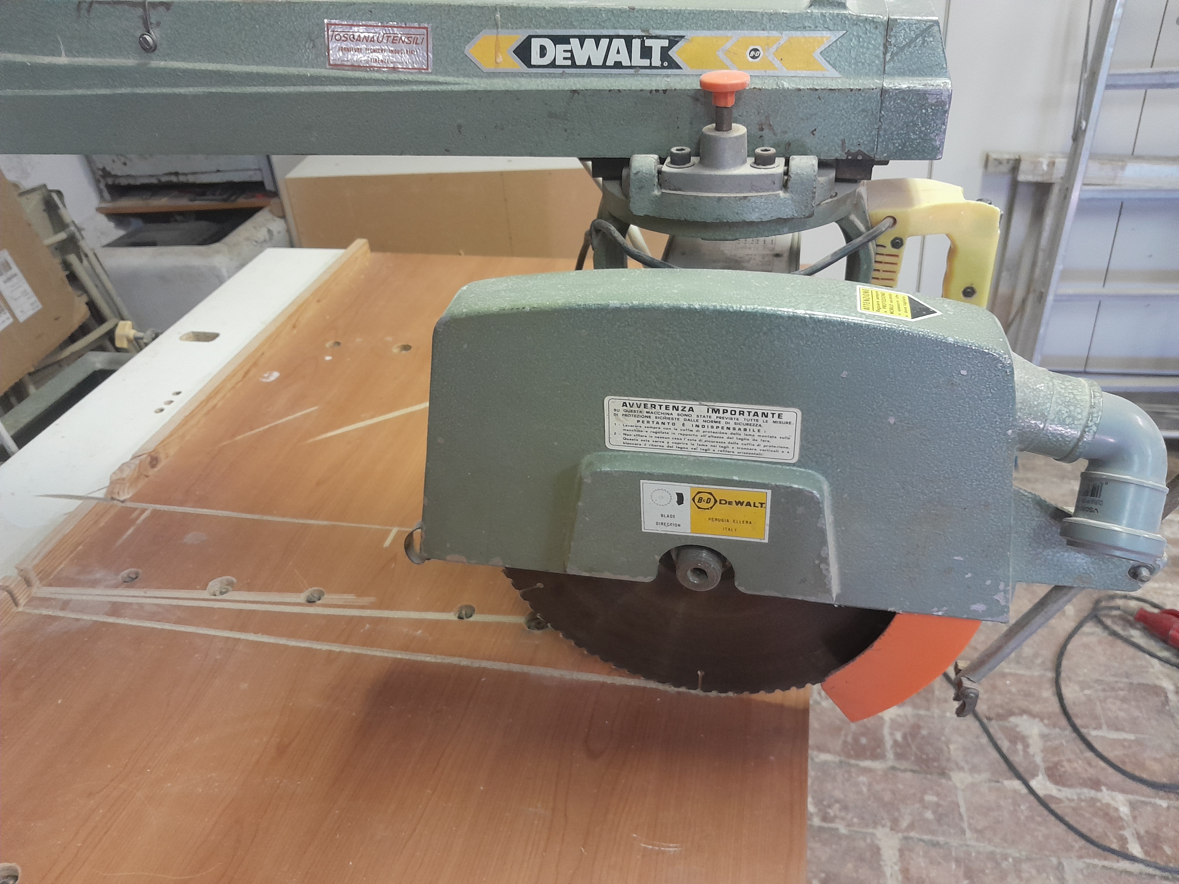 Sega radiale DEWALT mod. 1600 S legno e altri materiali in vendita - foto 9