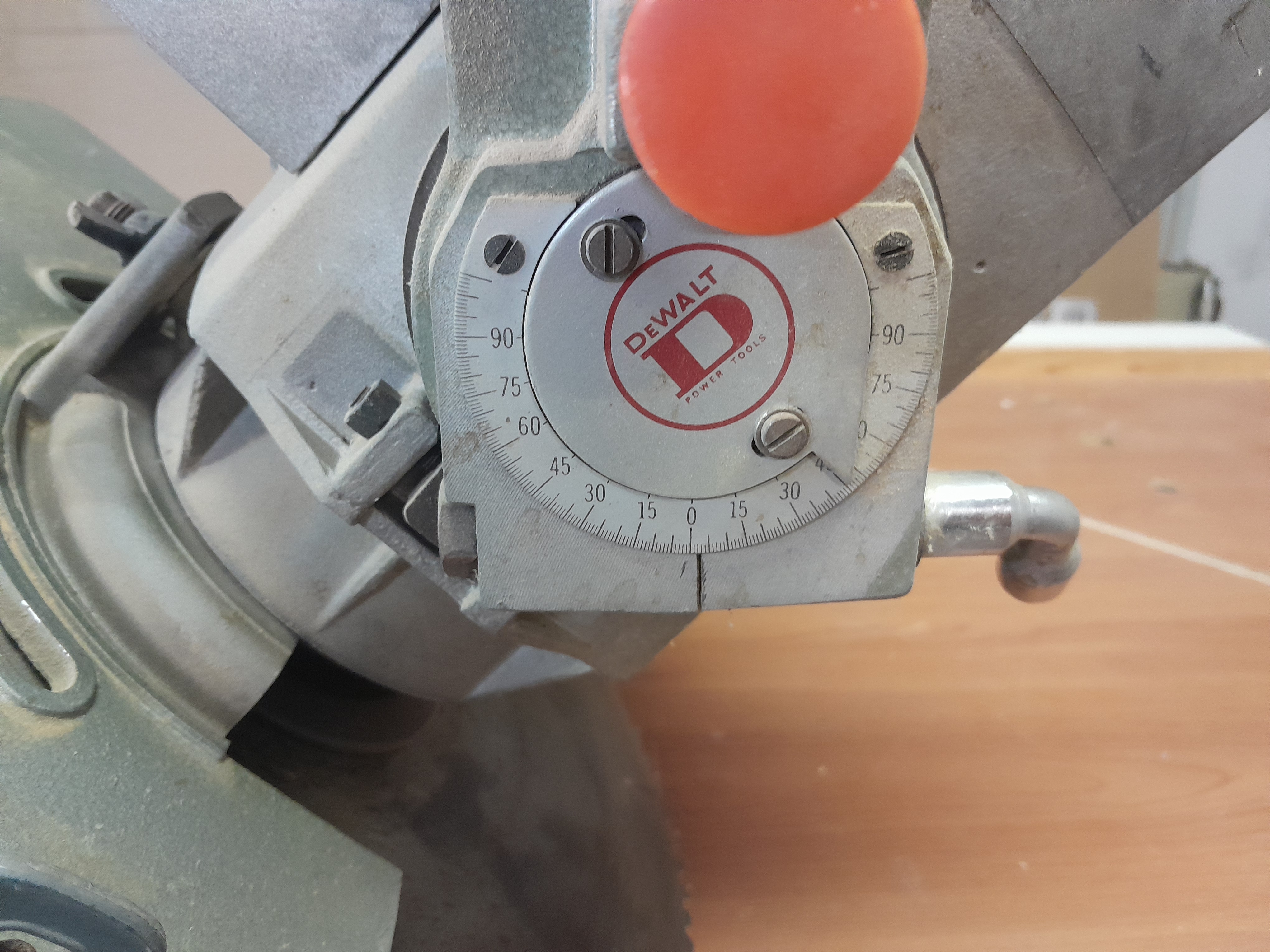Sega radiale DEWALT mod. 1600 S legno e altri materiali in vendita - foto 3