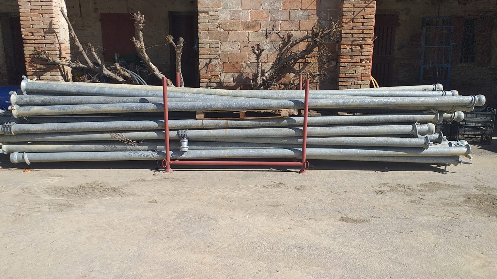 Tubi zincati per irrigazione 120 da 6 mt attacco 80  in vendita - foto 2