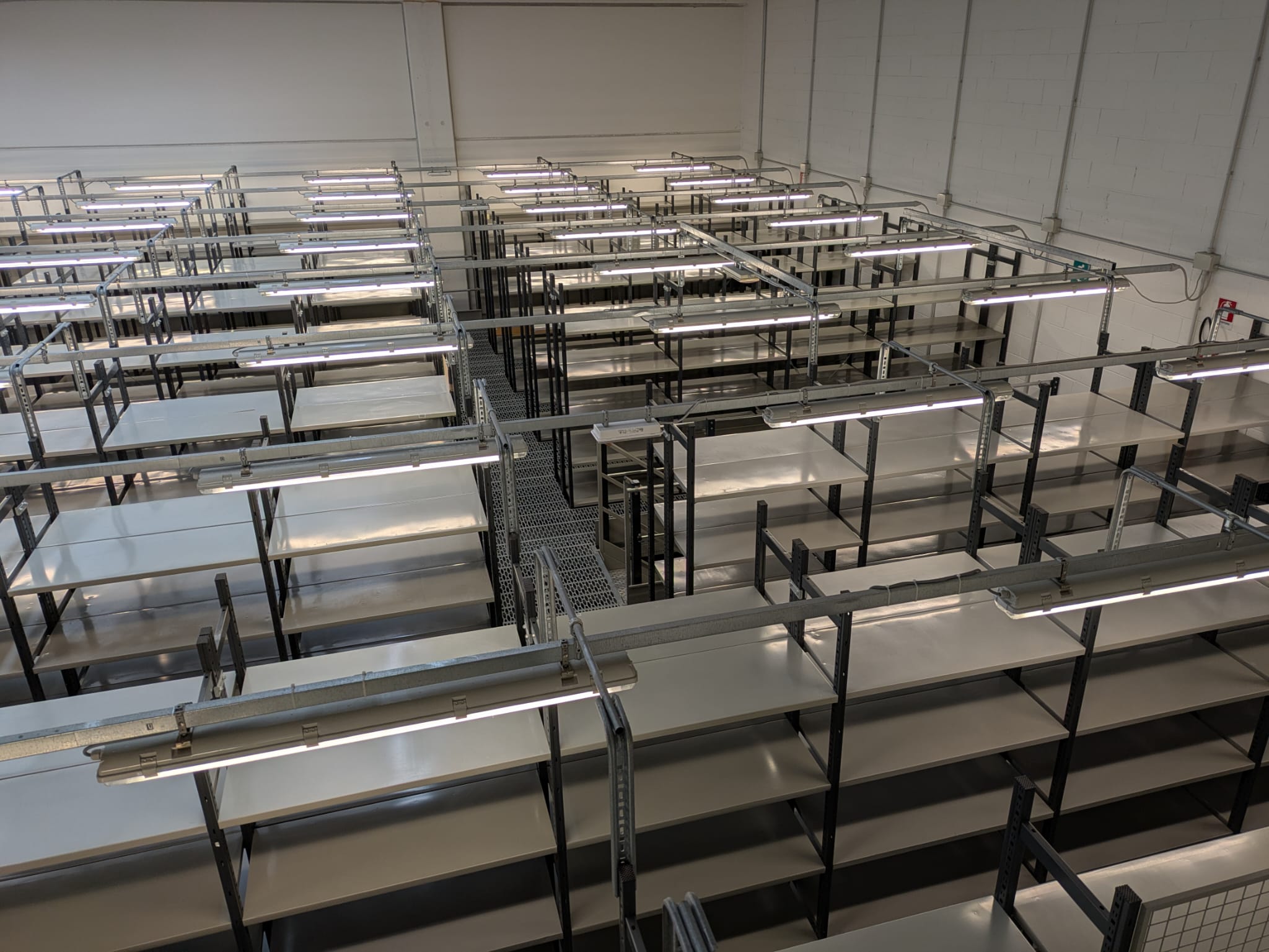 Impianto scaffalature metalliche con soppalco in vendita - foto 2