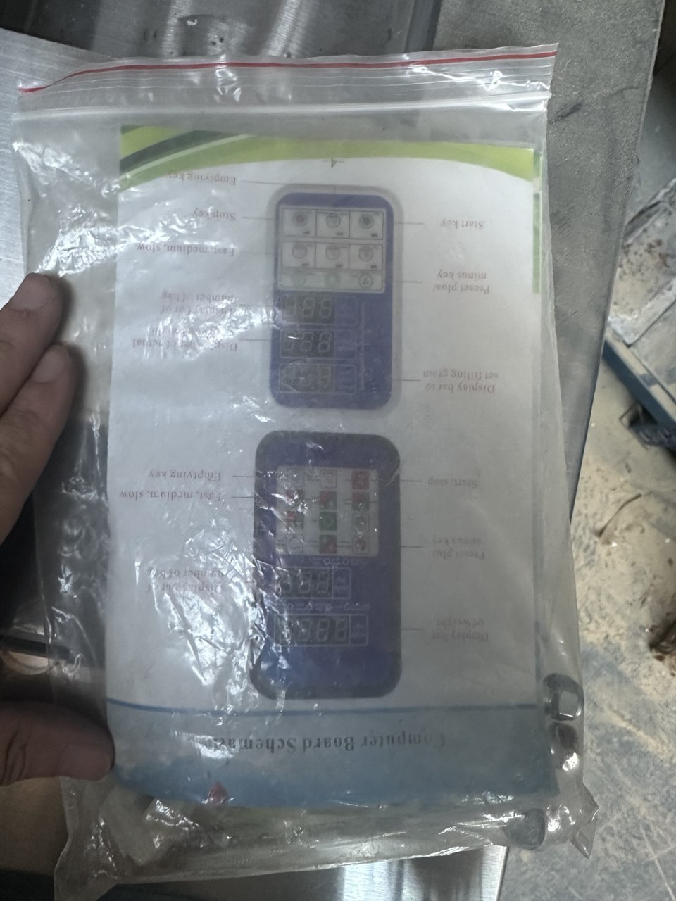 Riempitrice automatica polveri e granuli 10g–1200g in vendita - foto 3