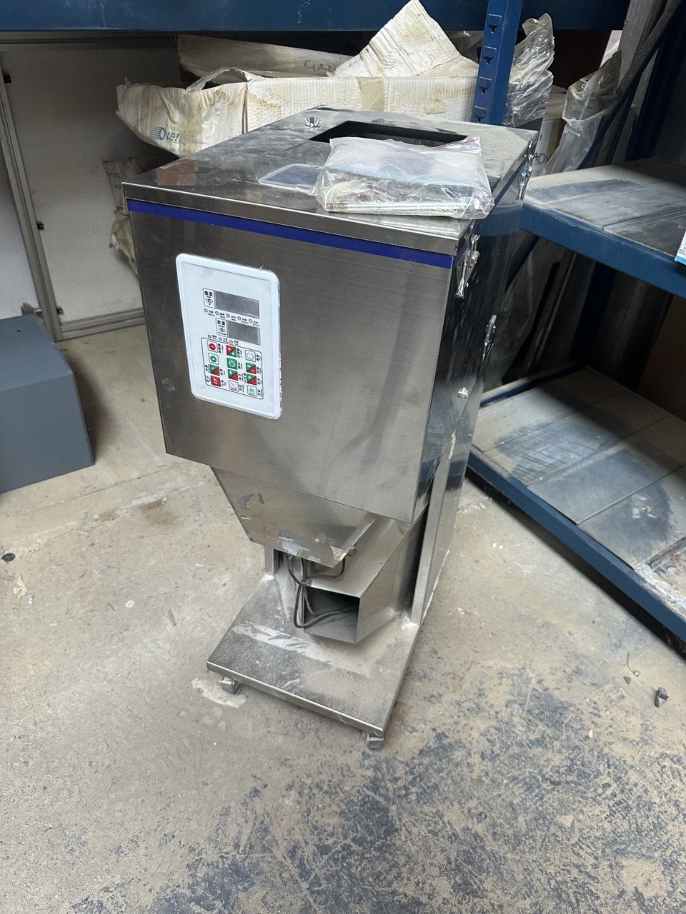 Riempitrice automatica polveri e granuli 10g–1200g in vendita - foto 1