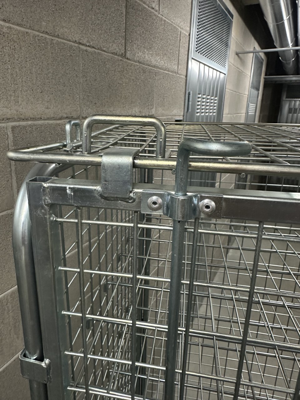 Carrello container di sicurezza – 2 ripiani 400 kg in vendita - foto 4