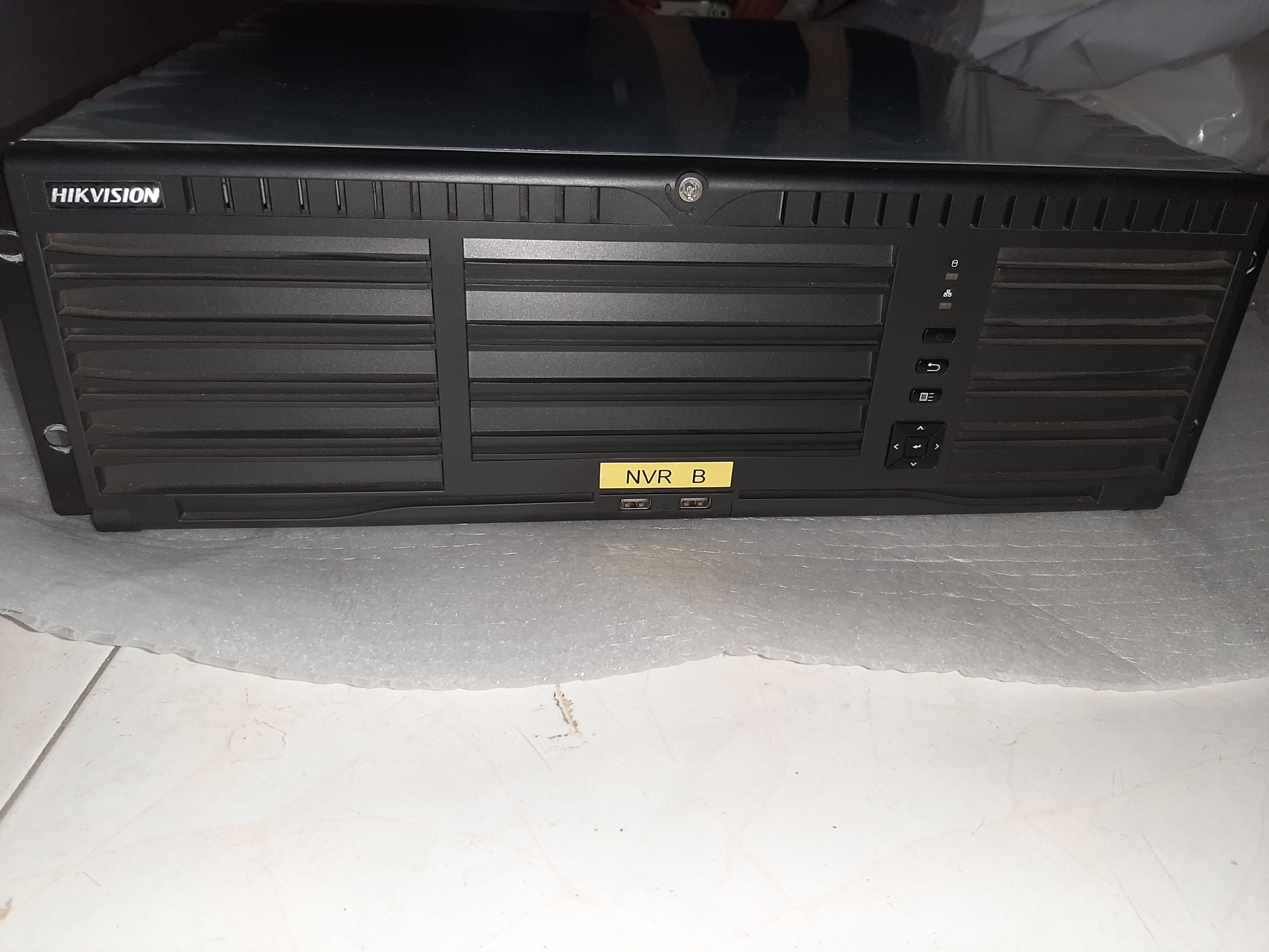  NVR HIKVISION 128 canali con 4 Hard Disk 4TB WD PURPLE in vendita - foto 1