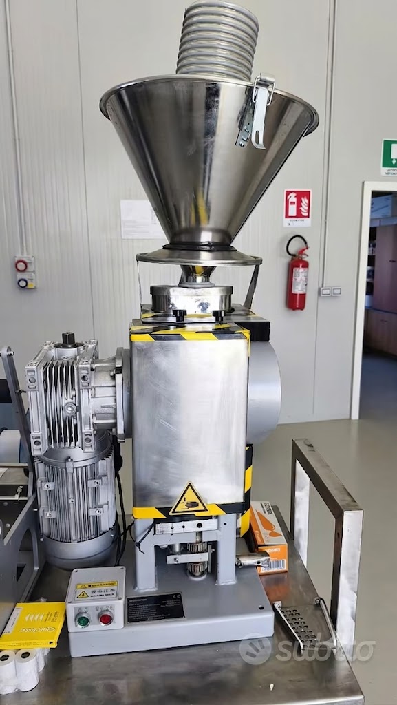 Comprimitrice pressatrice per caramelle e capsule in vendita - foto 1