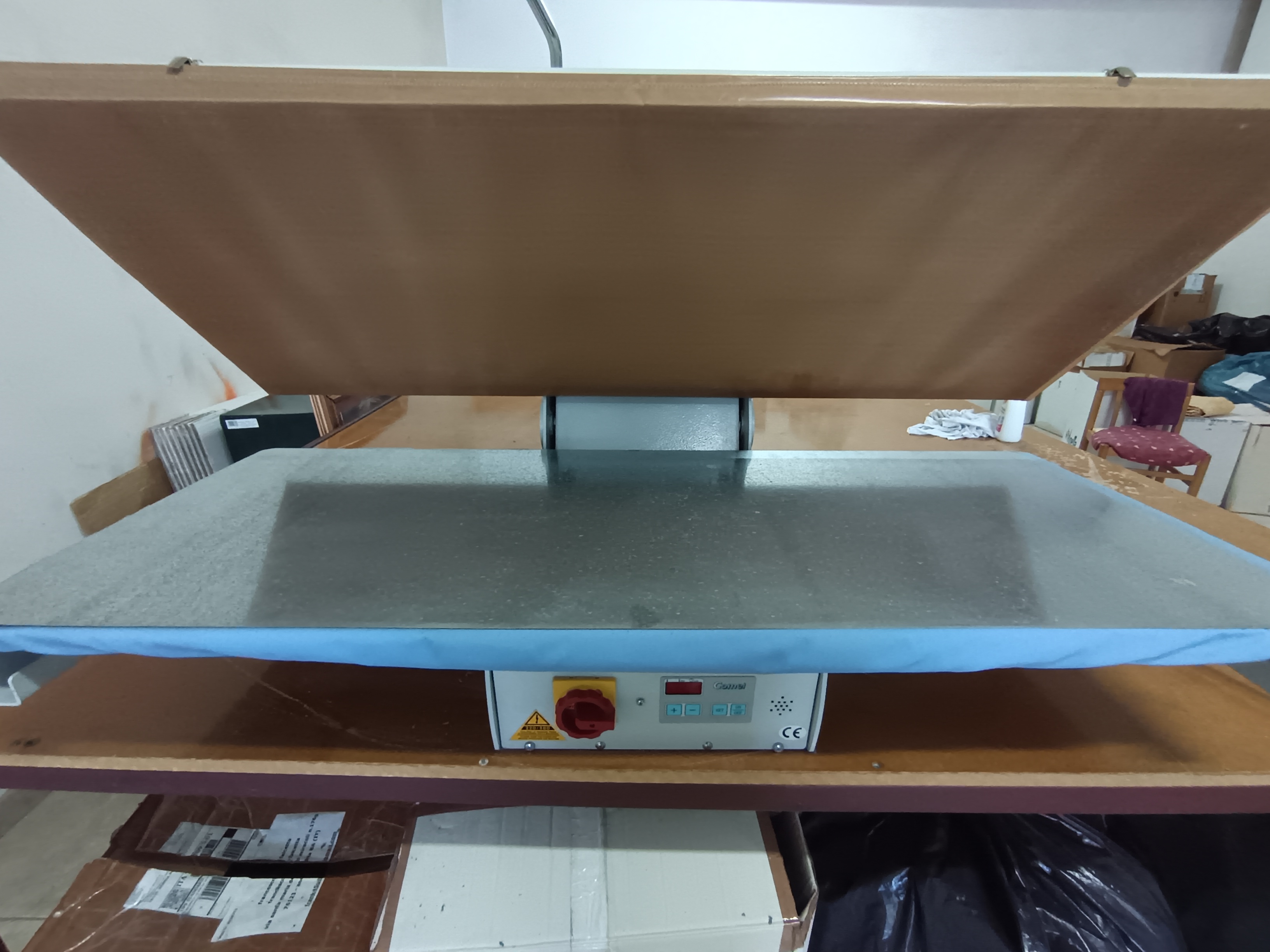 Pressa stiratura industriale  in vendita - foto 1