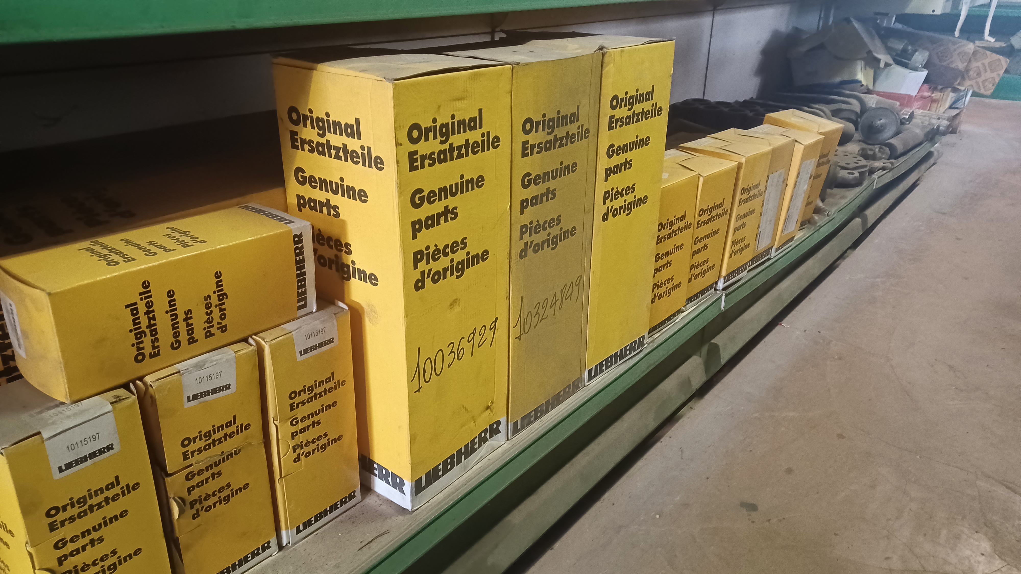 Ricambi nuovi e usati originali LIEBHERR in vendita - foto 2