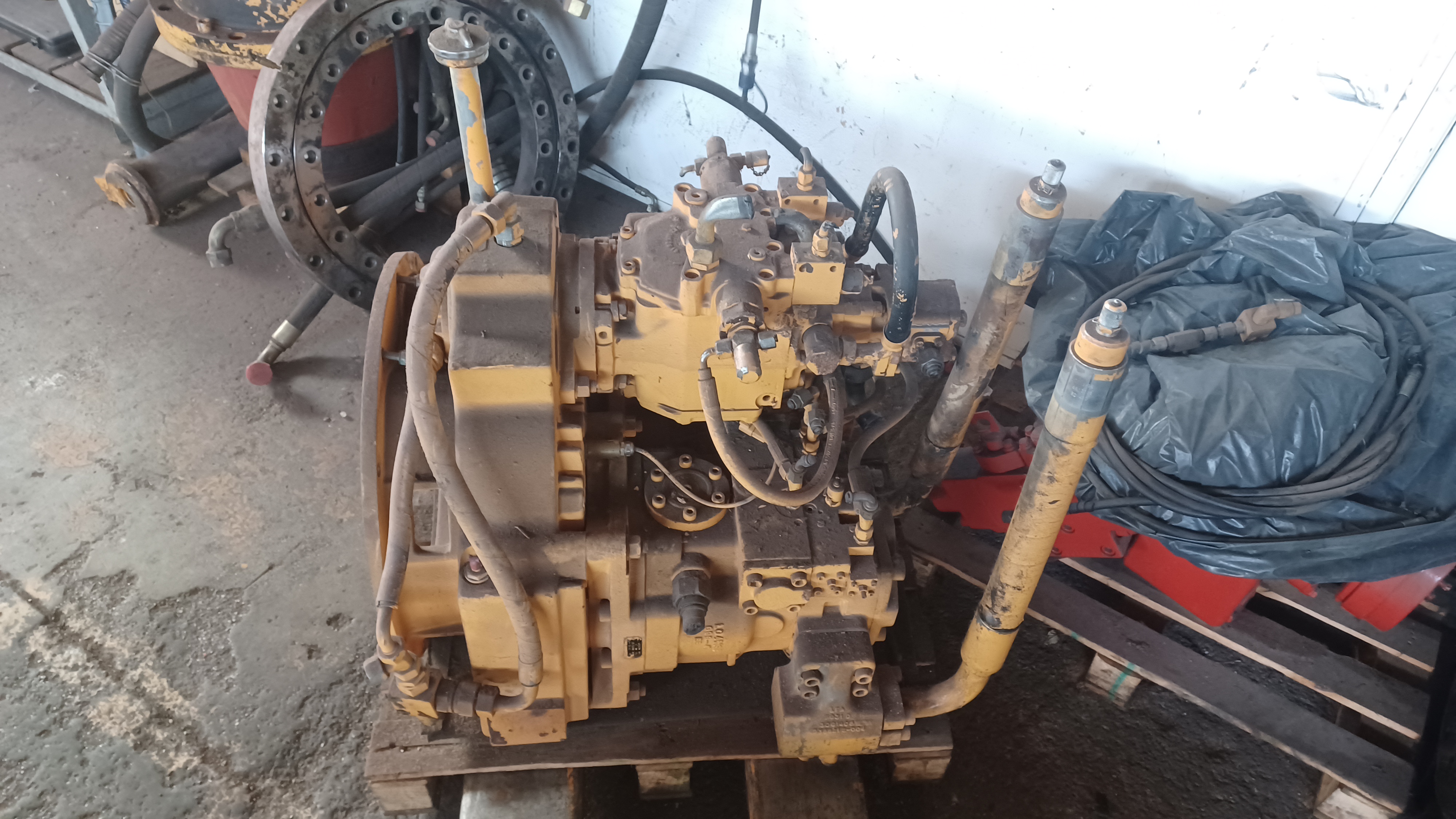 Ricambi nuovi e usati originali LIEBHERR in vendita - foto 6