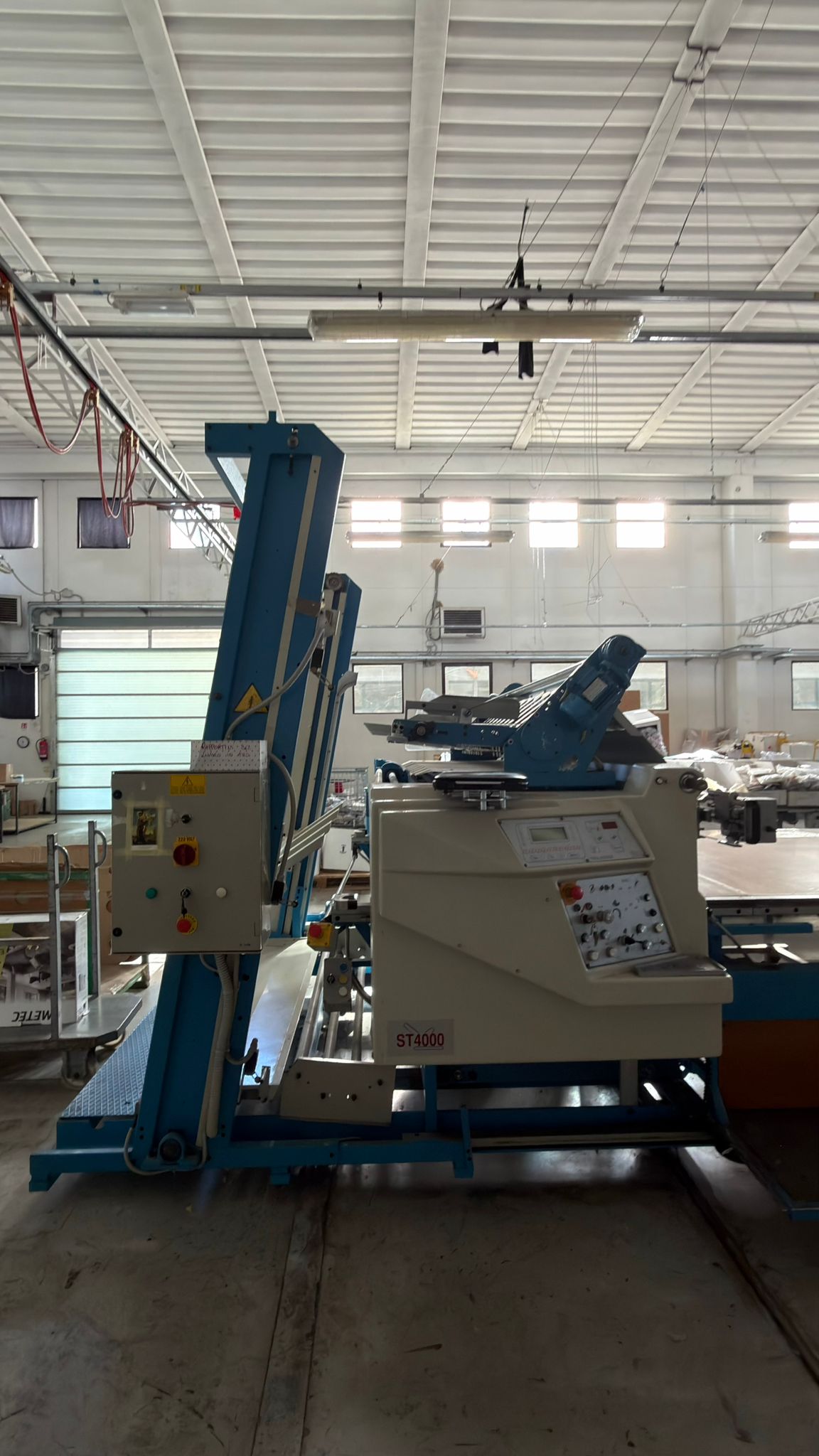 Stenditore automatico B.K.R con tavolo da taglio in vendita - foto 5