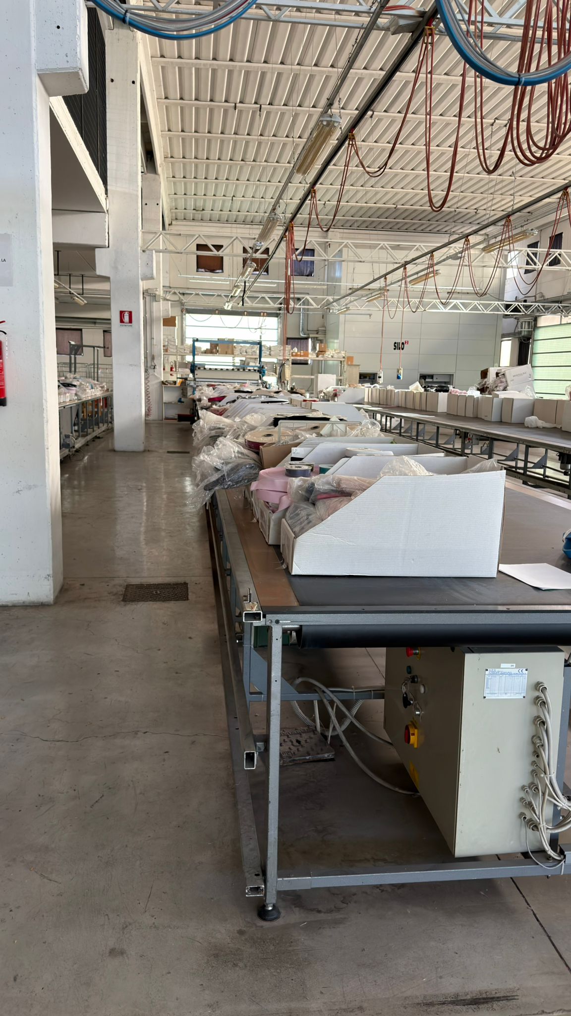 Stenditore automatico B.K.R con tavolo da taglio in vendita - foto 7