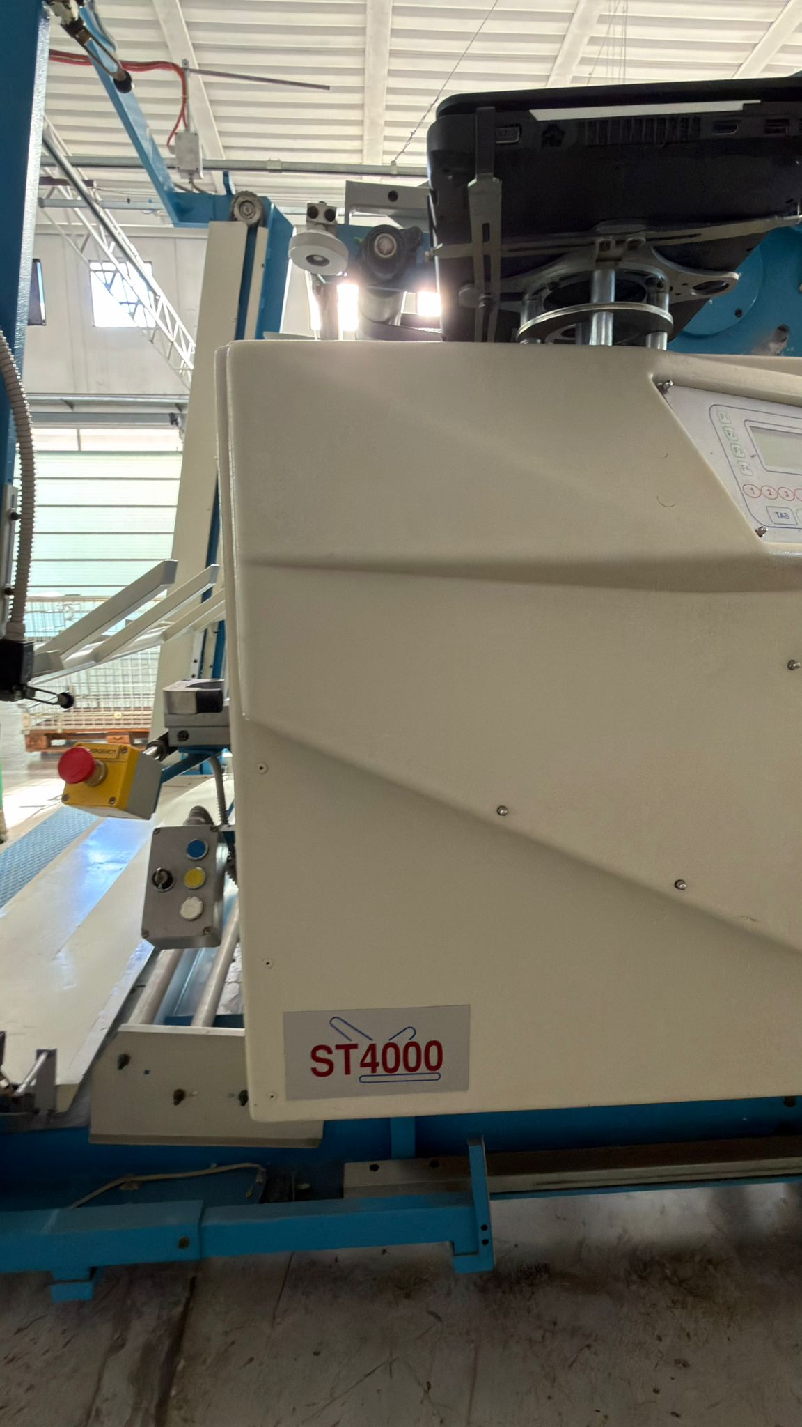 Stenditore automatico B.K.R con tavolo da taglio in vendita - foto 3