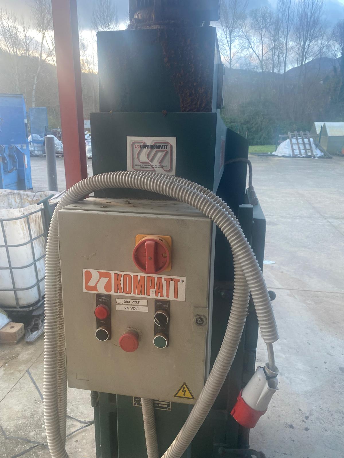 compattatrice per materiale  in vendita - foto 2